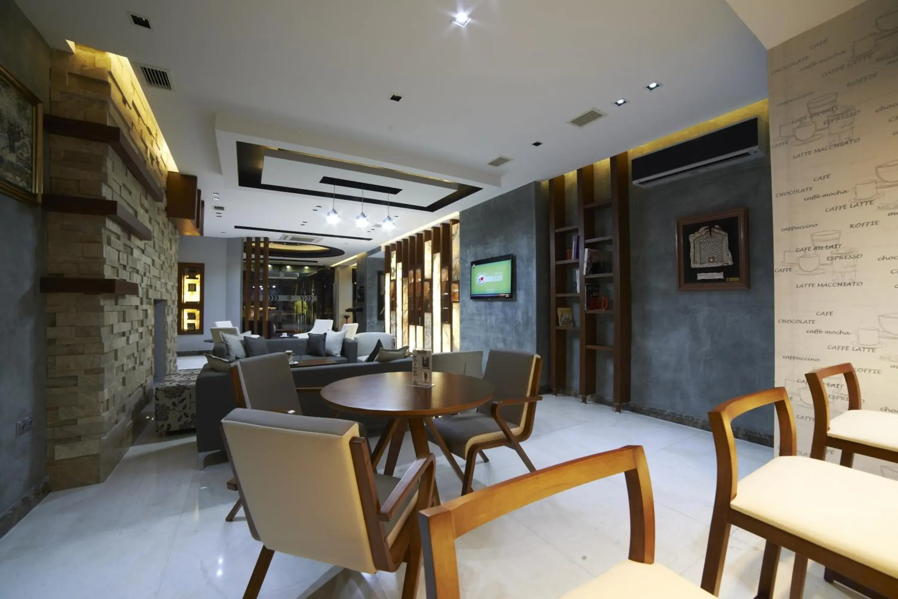 Lobby or reception in Soyic Hotel Lobby or reception in Soyic Hotel