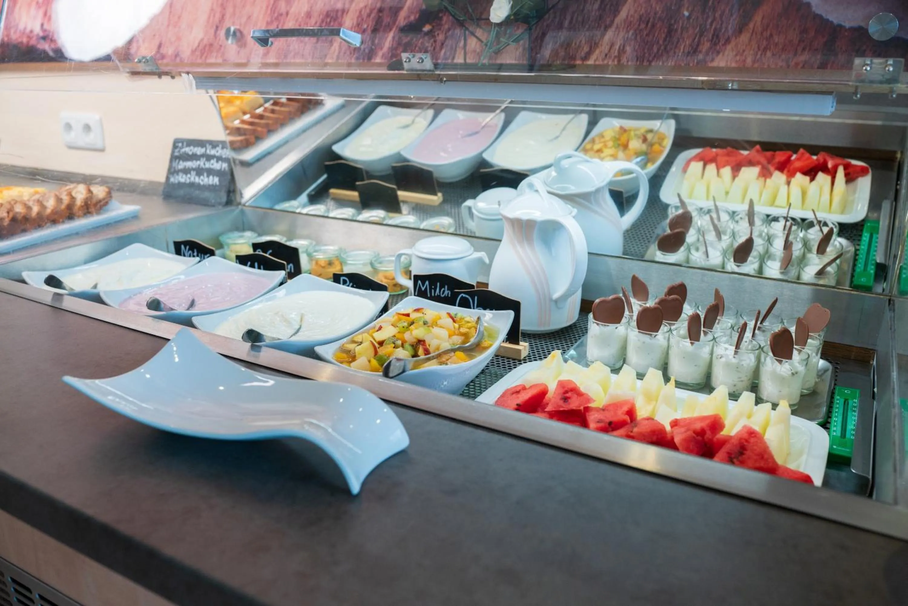 Buffet breakfast in Reichels Parkhotel