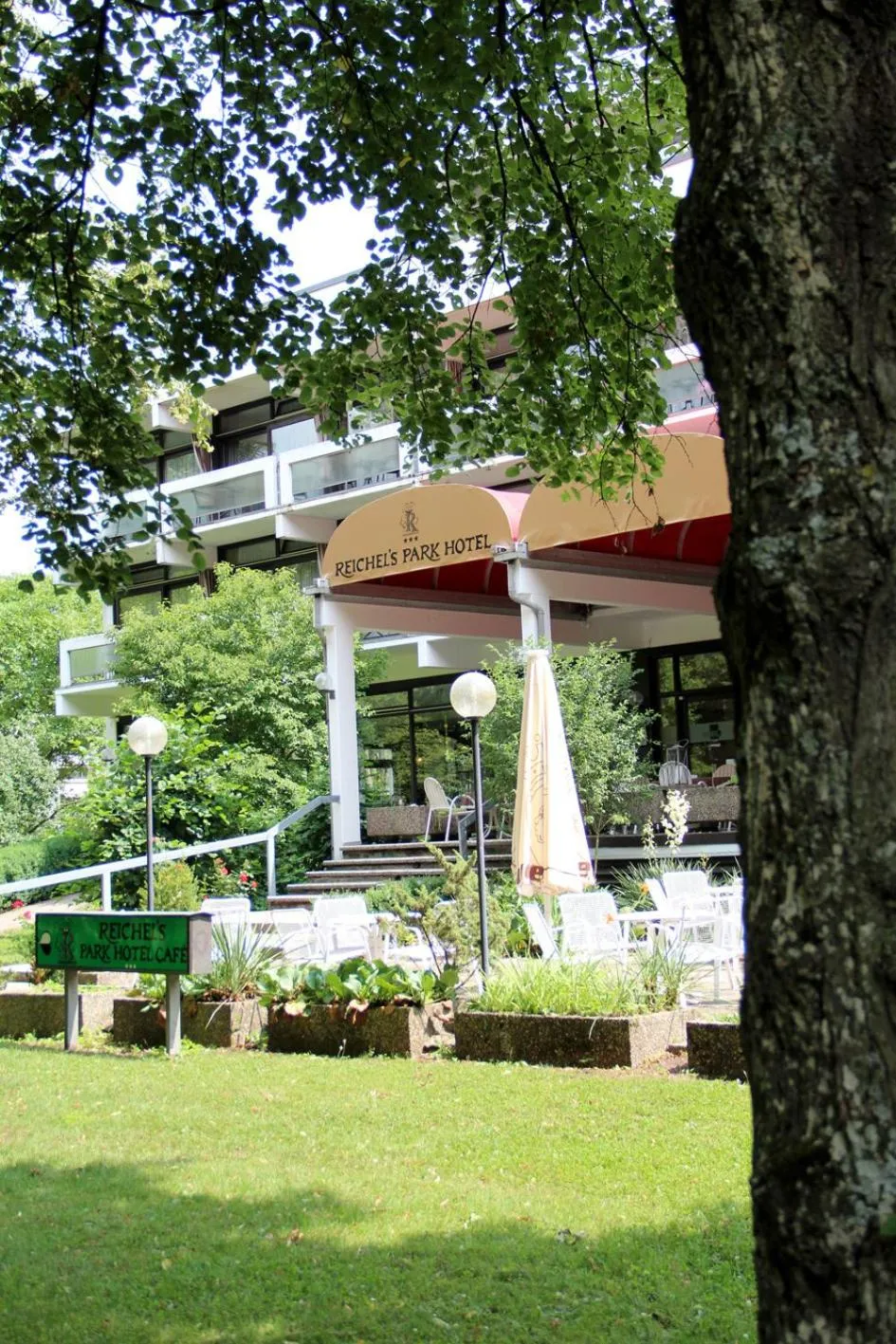 Property building in Reichels Parkhotel