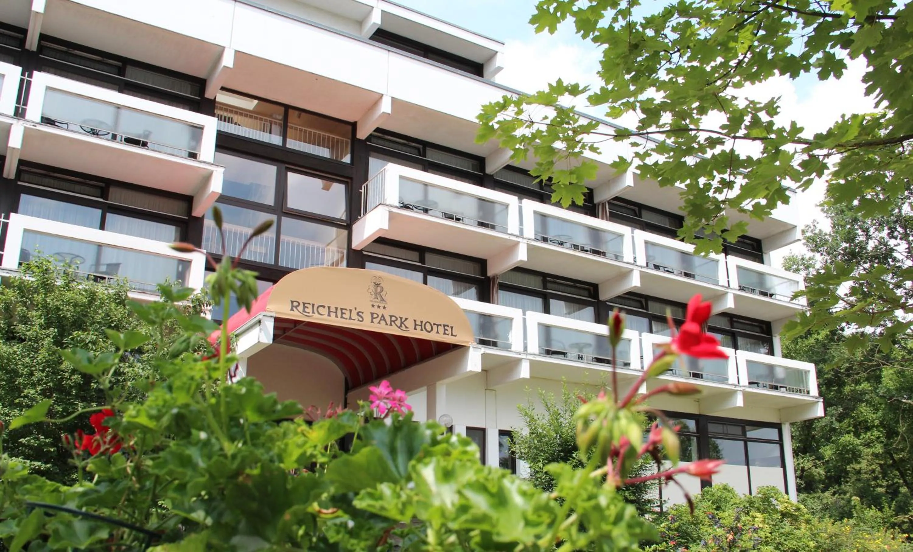 Property building in Reichels Parkhotel
