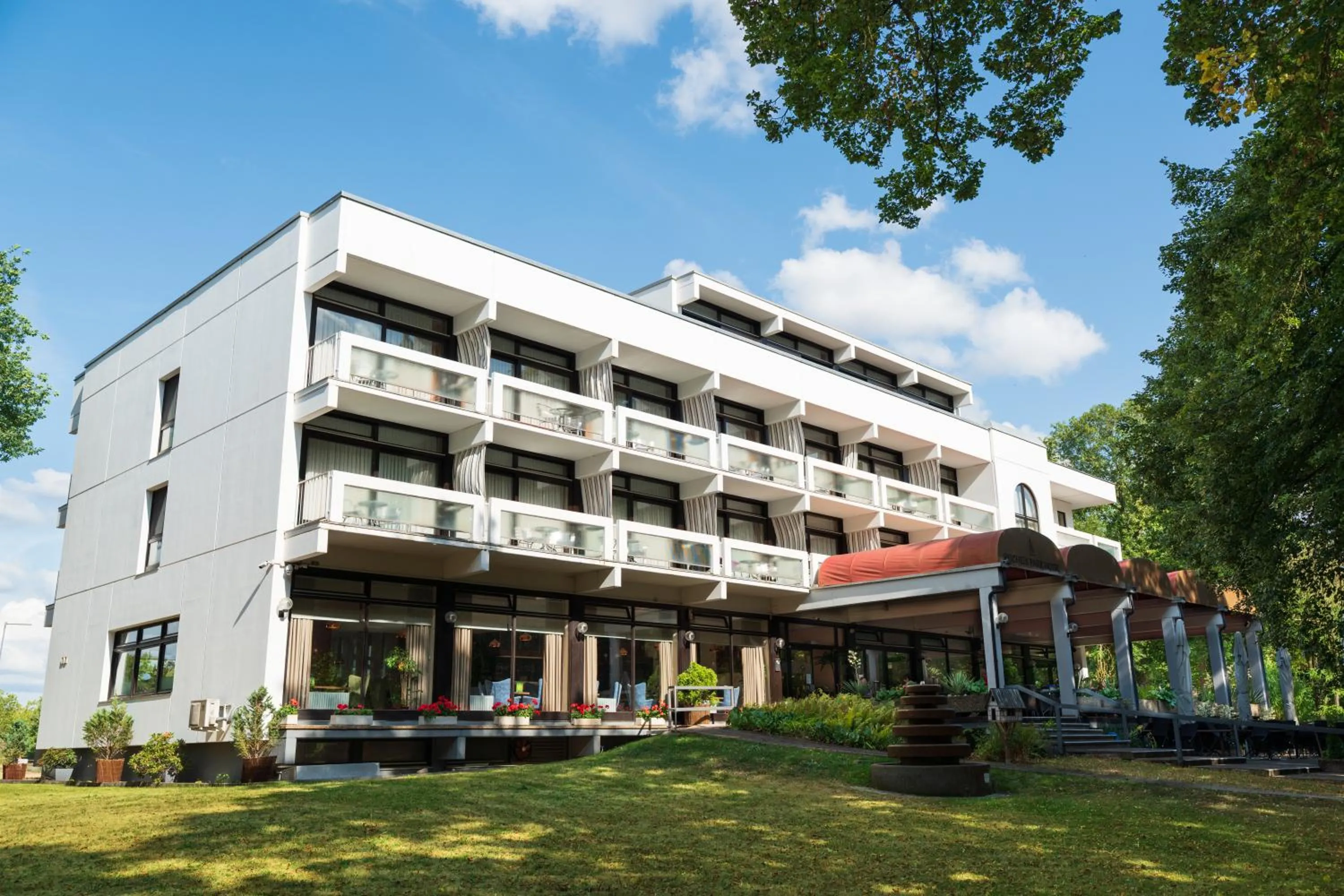 Property building in Reichels Parkhotel