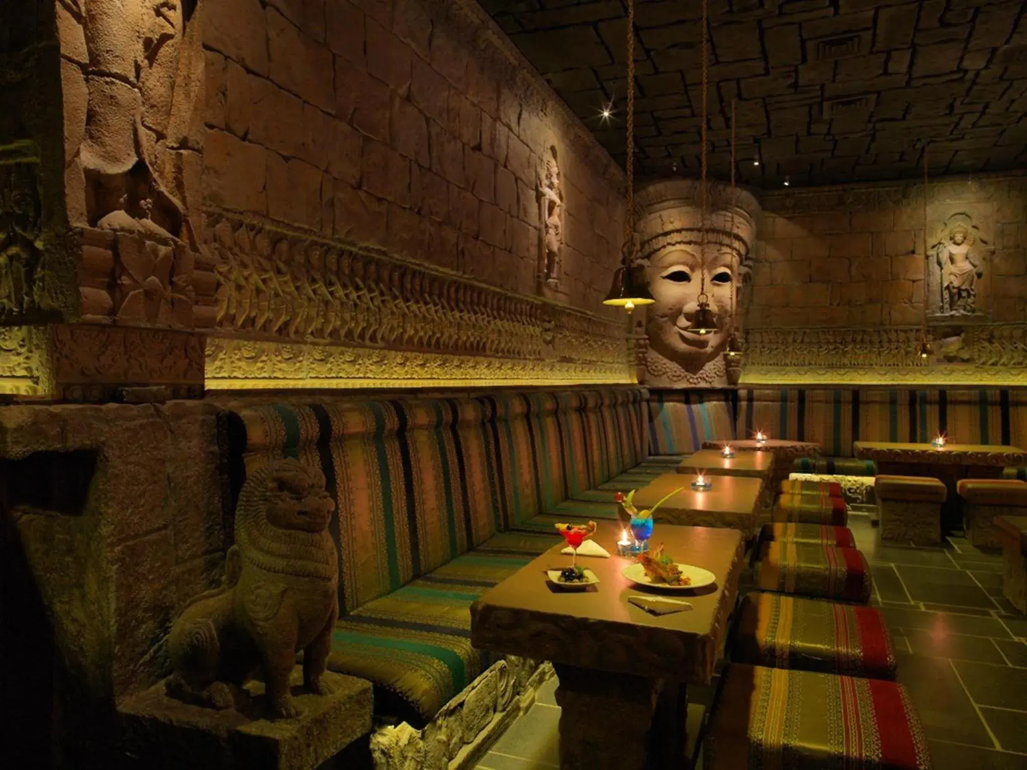 Restaurant/places to eat in Sterlings Mac Hotel Restaurant/places to eat in Sterlings Mac Hotel