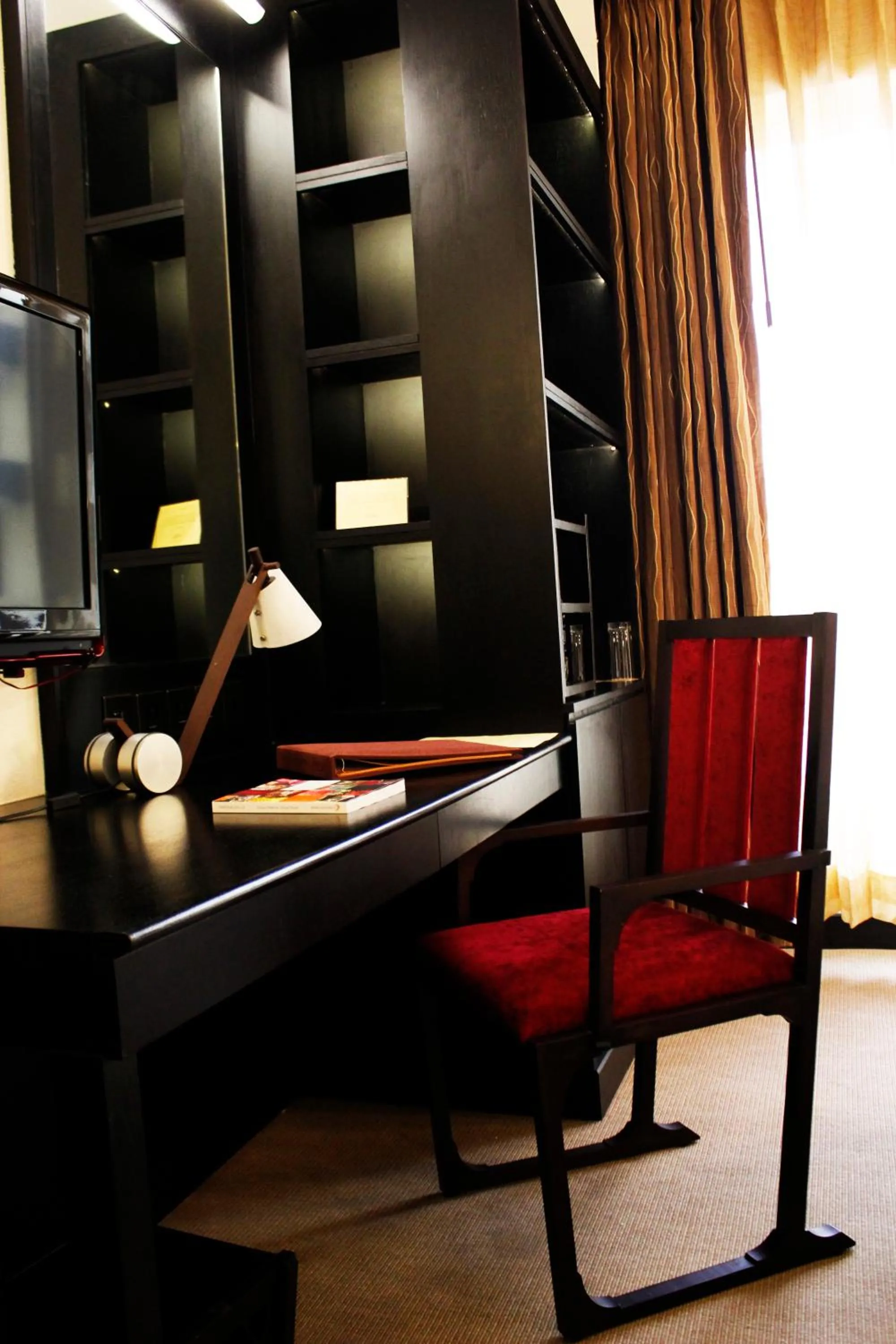 Seating area in Sterlings Mac Hotel