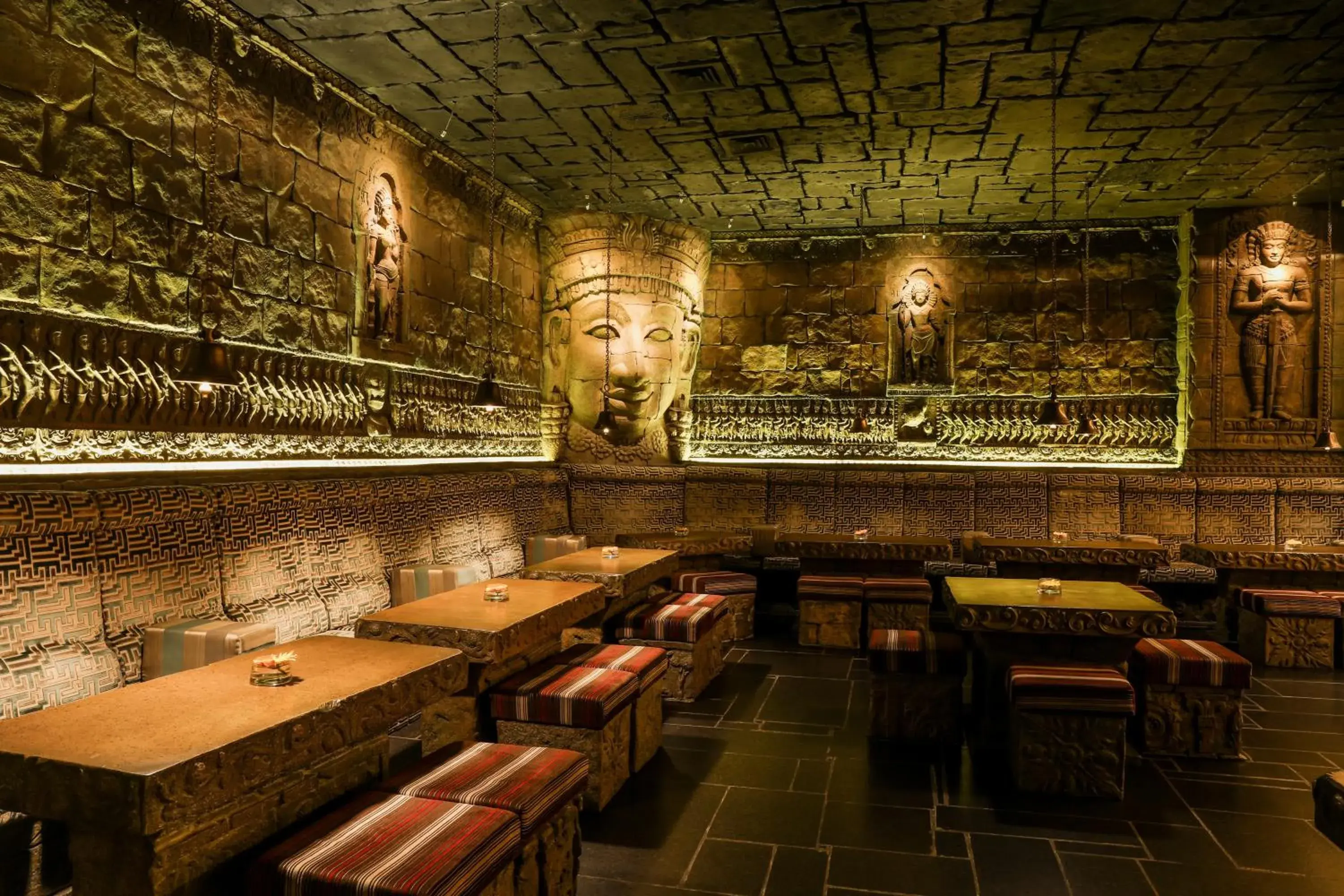 Lounge or bar in Sterlings Mac Hotel Lounge or bar in Sterlings Mac Hotel