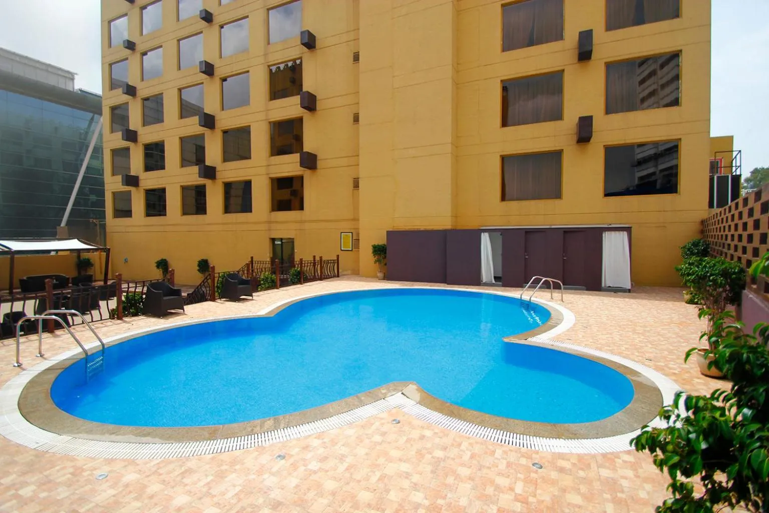 Swimming pool in Sterlings Mac Hotel