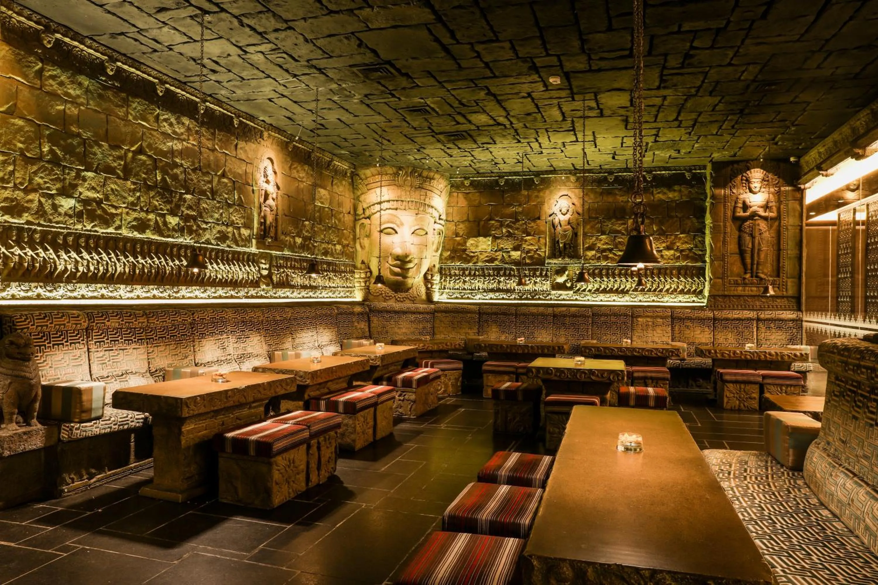 Lounge or bar in Sterlings Mac Hotel