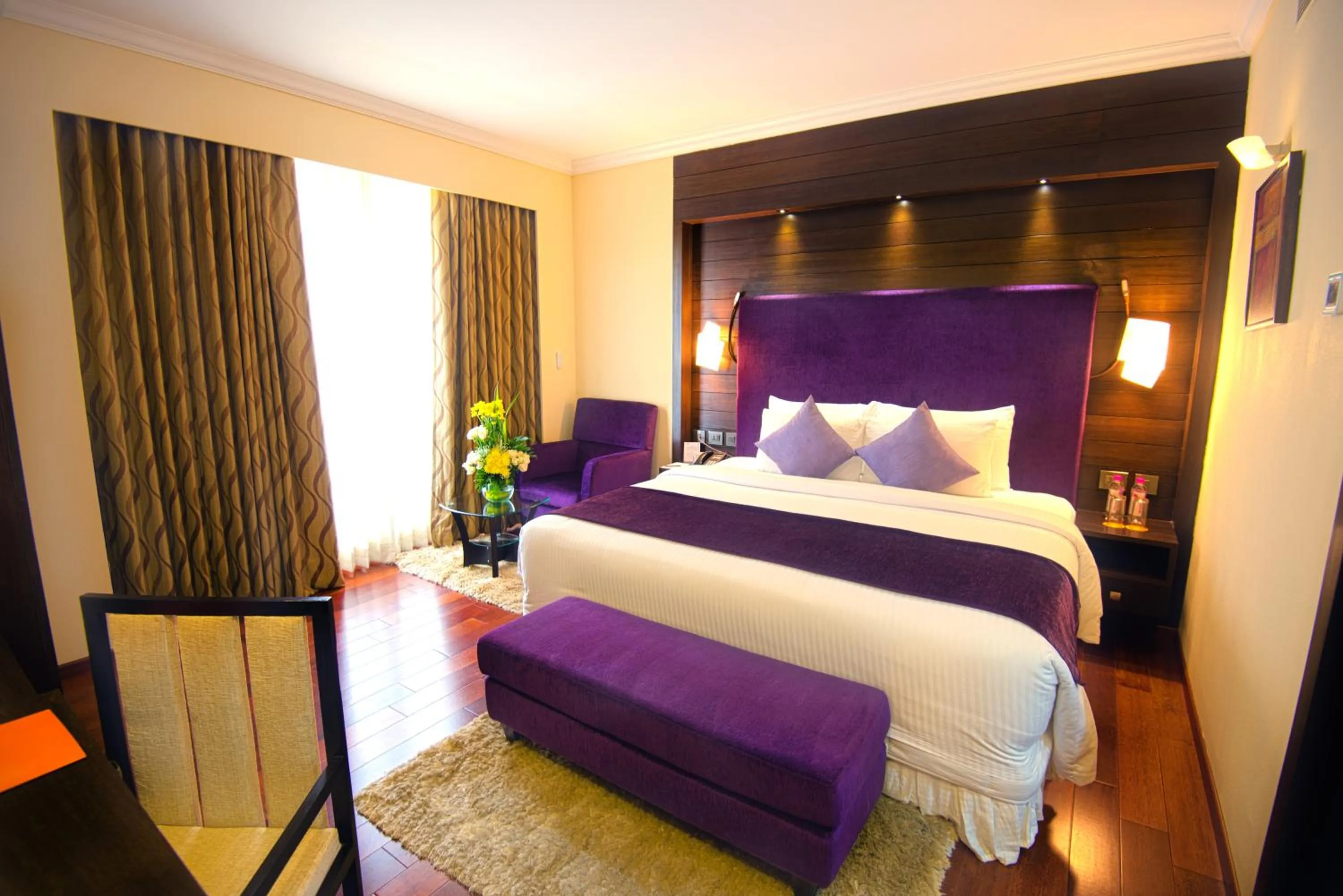 Bed in Sterlings Mac Hotel