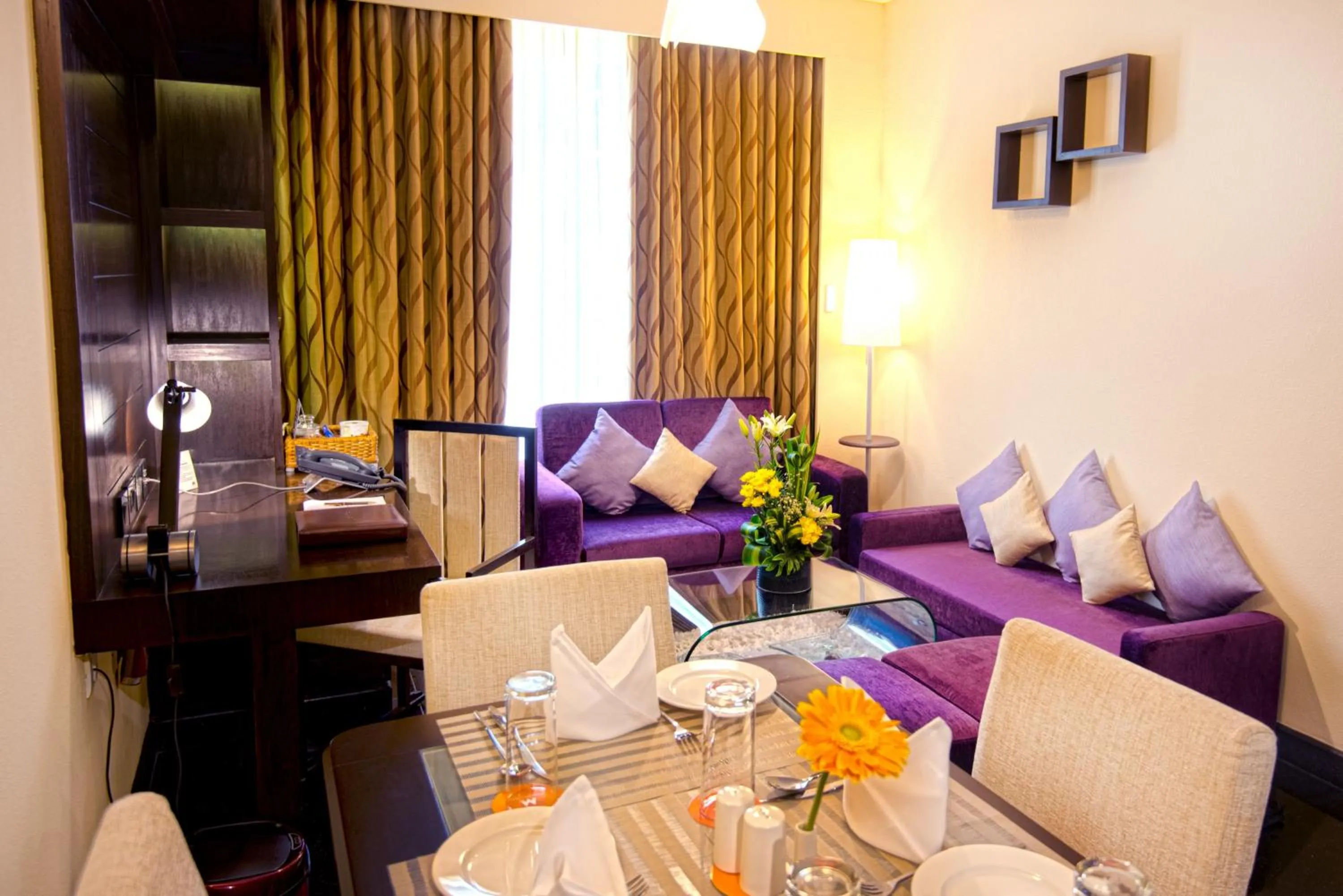 Living room in Sterlings Mac Hotel