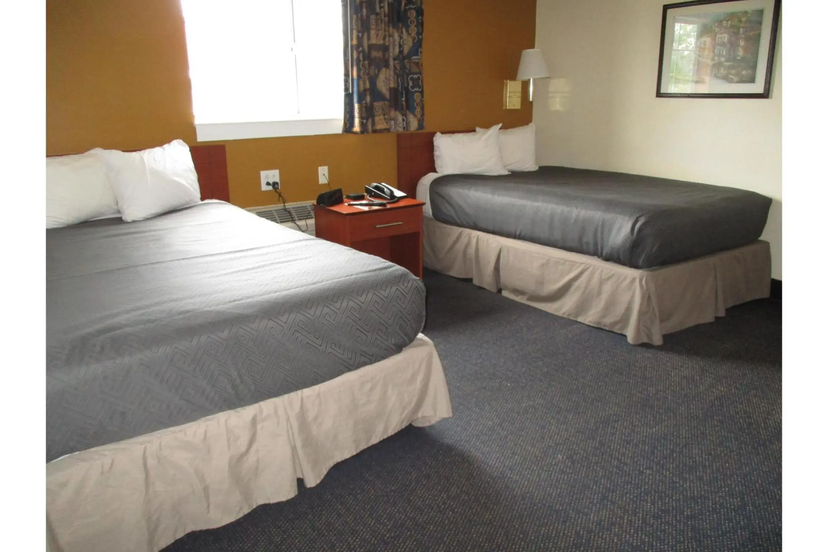 Bedroom, Bed in Studio 6-Richmond, VA - I-64 West Bedroom, Bed in Studio 6-Richmond, VA - I-64 West