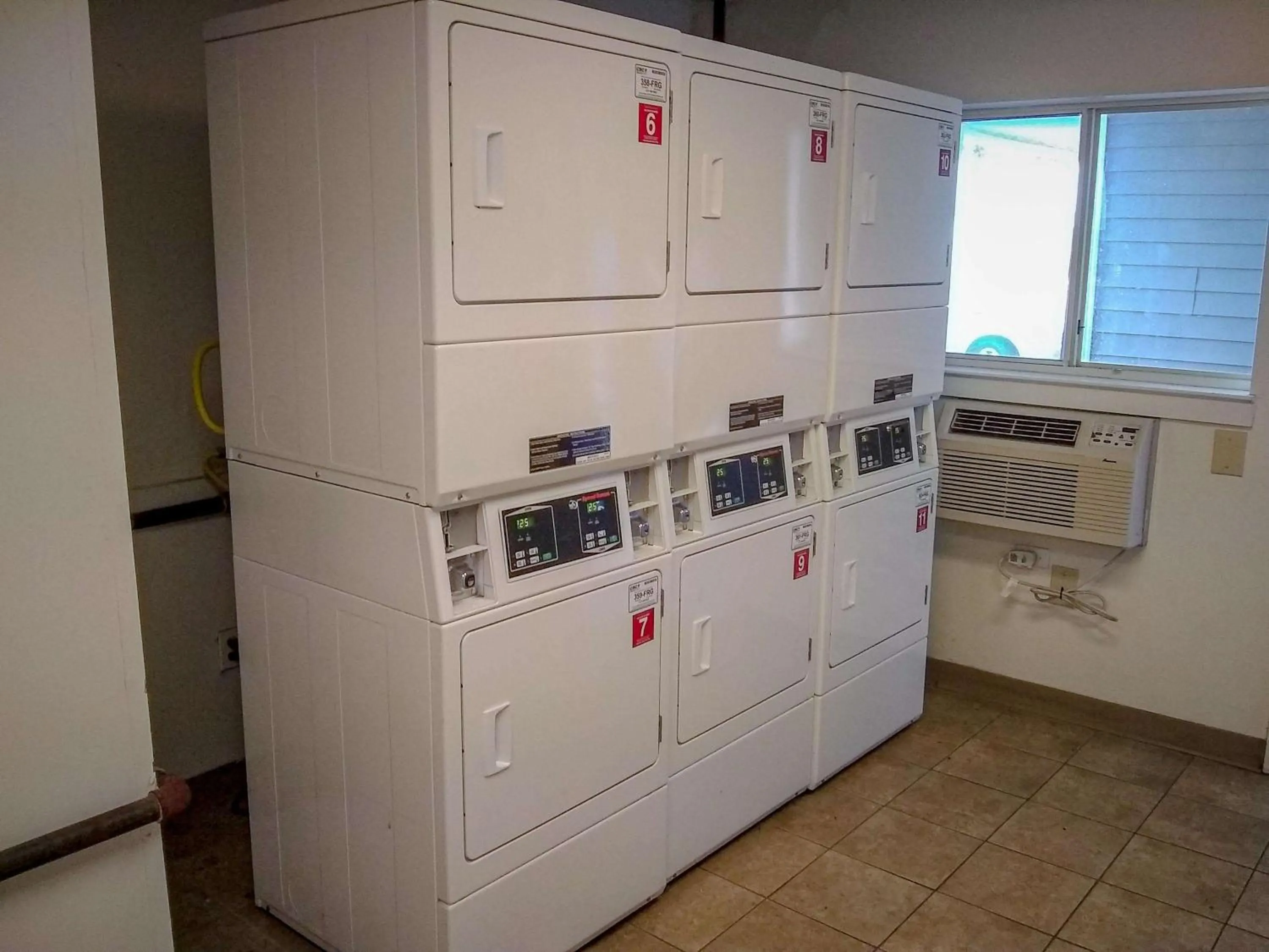 laundry in Studio 6-Fayetteville, NC - Fort Liberty Area