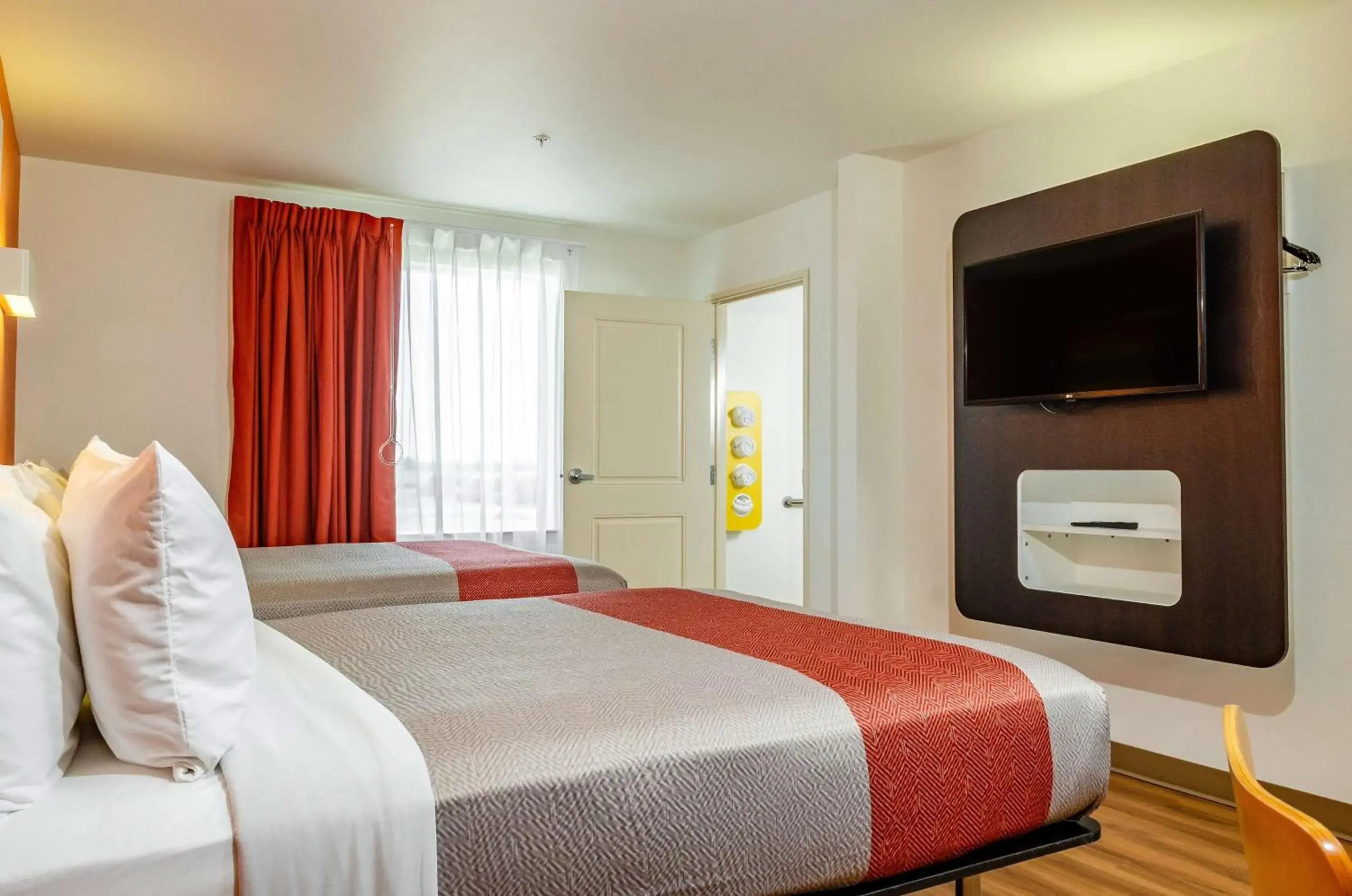 Photo of the whole room, Bed in Motel 6-Livingston, CA - Merced County Photo of the whole room, Bed in Motel 6-Livingston, CA - Merced County