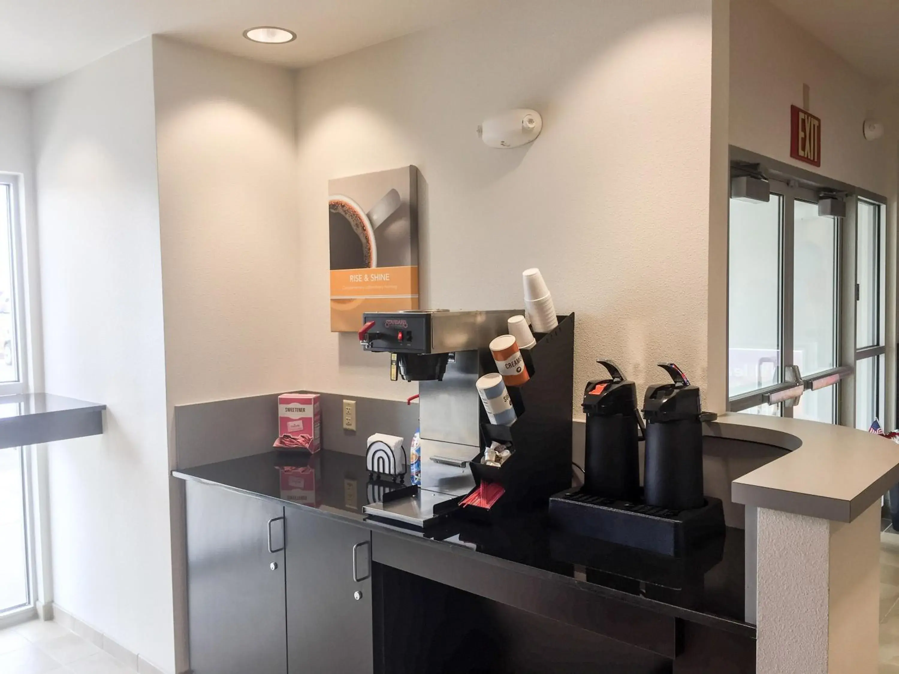 Lobby or reception in Motel 6-Livingston, CA - Merced County Lobby or reception in Motel 6-Livingston, CA - Merced County