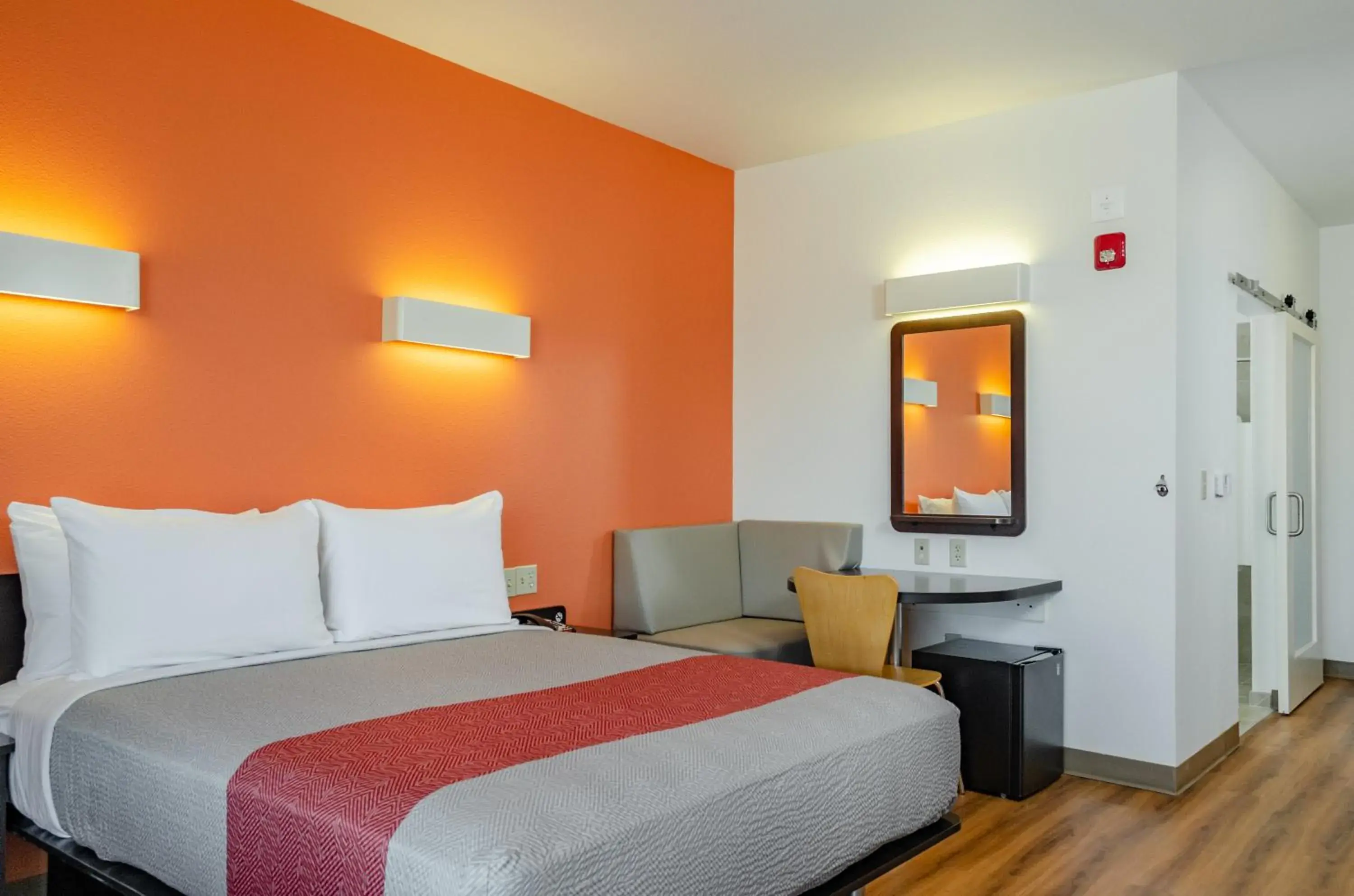 Photo of the whole room, Bed in Motel 6-Livingston, CA - Merced County Photo of the whole room, Bed in Motel 6-Livingston, CA - Merced County