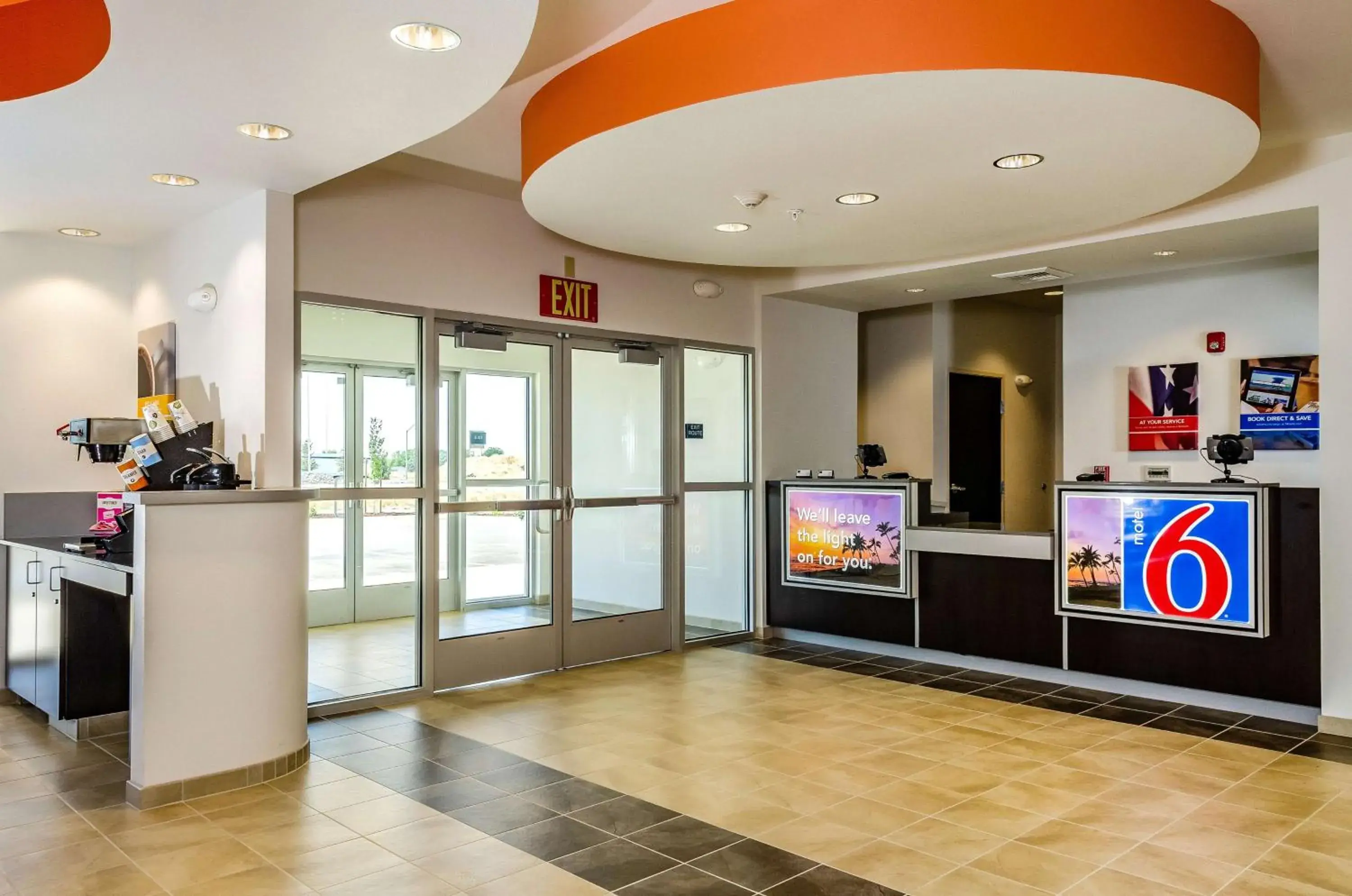 Lobby or reception in Motel 6-Livingston, CA - Merced County Lobby or reception in Motel 6-Livingston, CA - Merced County
