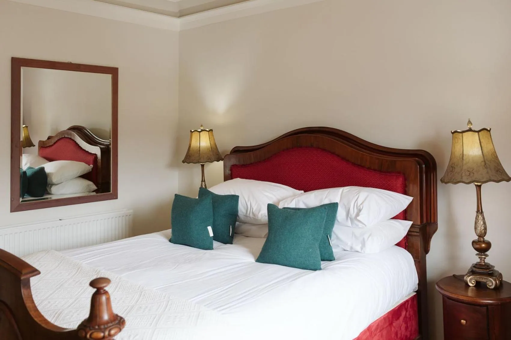 Bed in The Lovat, Loch Ness