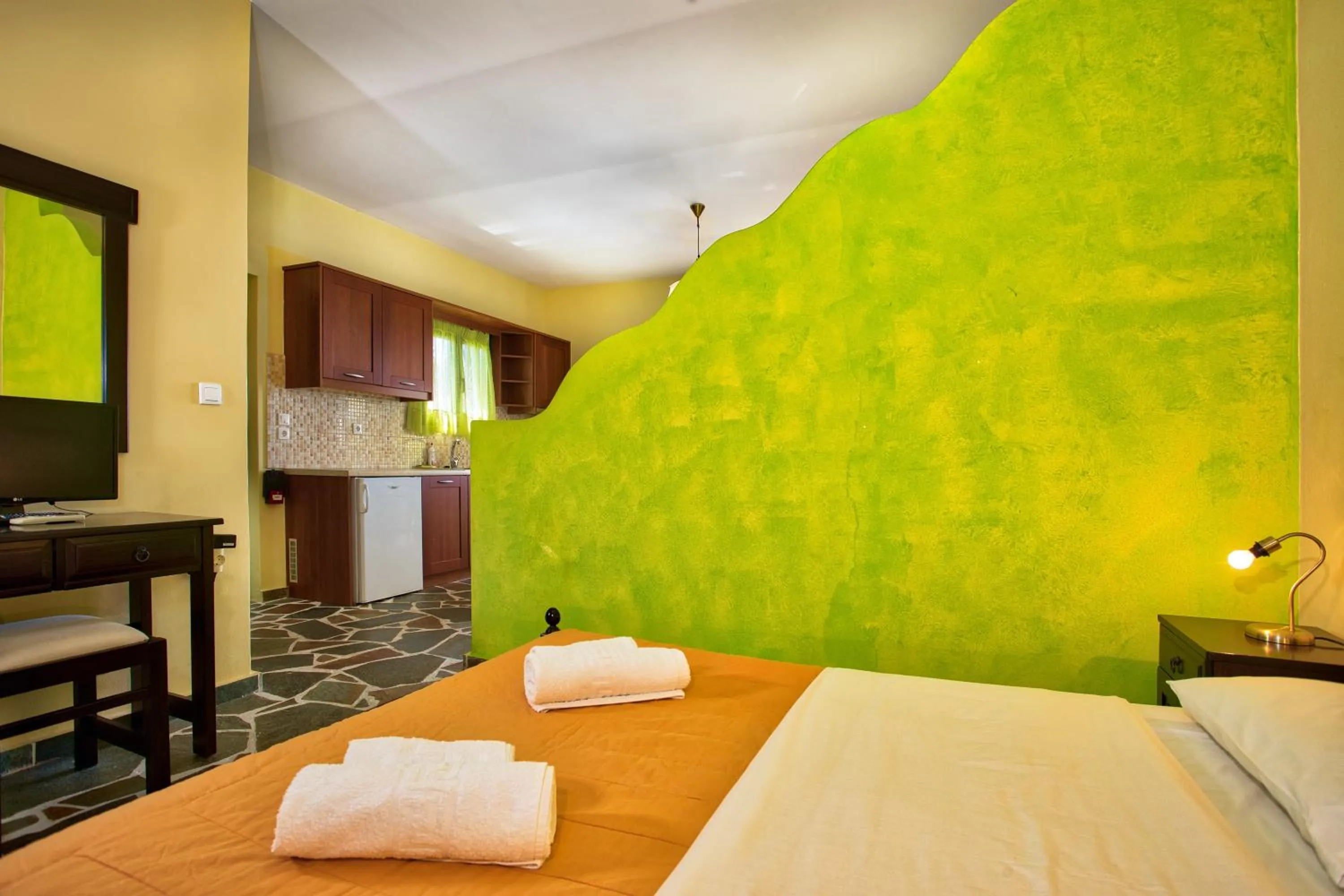 Property building, Bed in Ktima Nikola