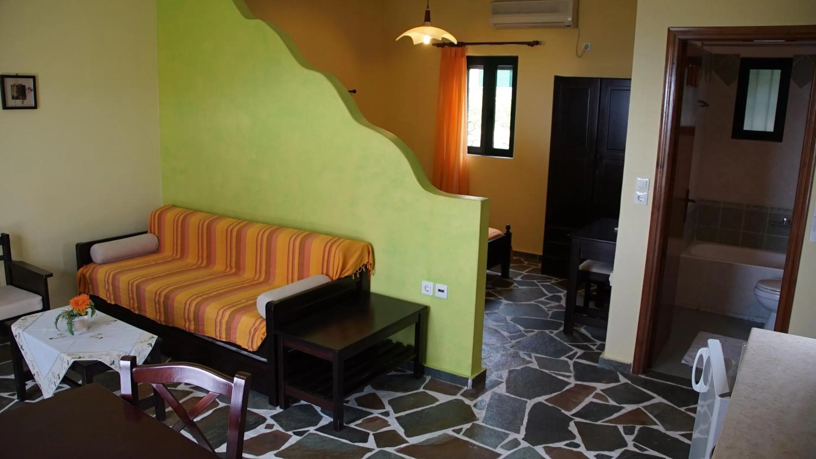 Photo of the whole room in Ktima Nikola