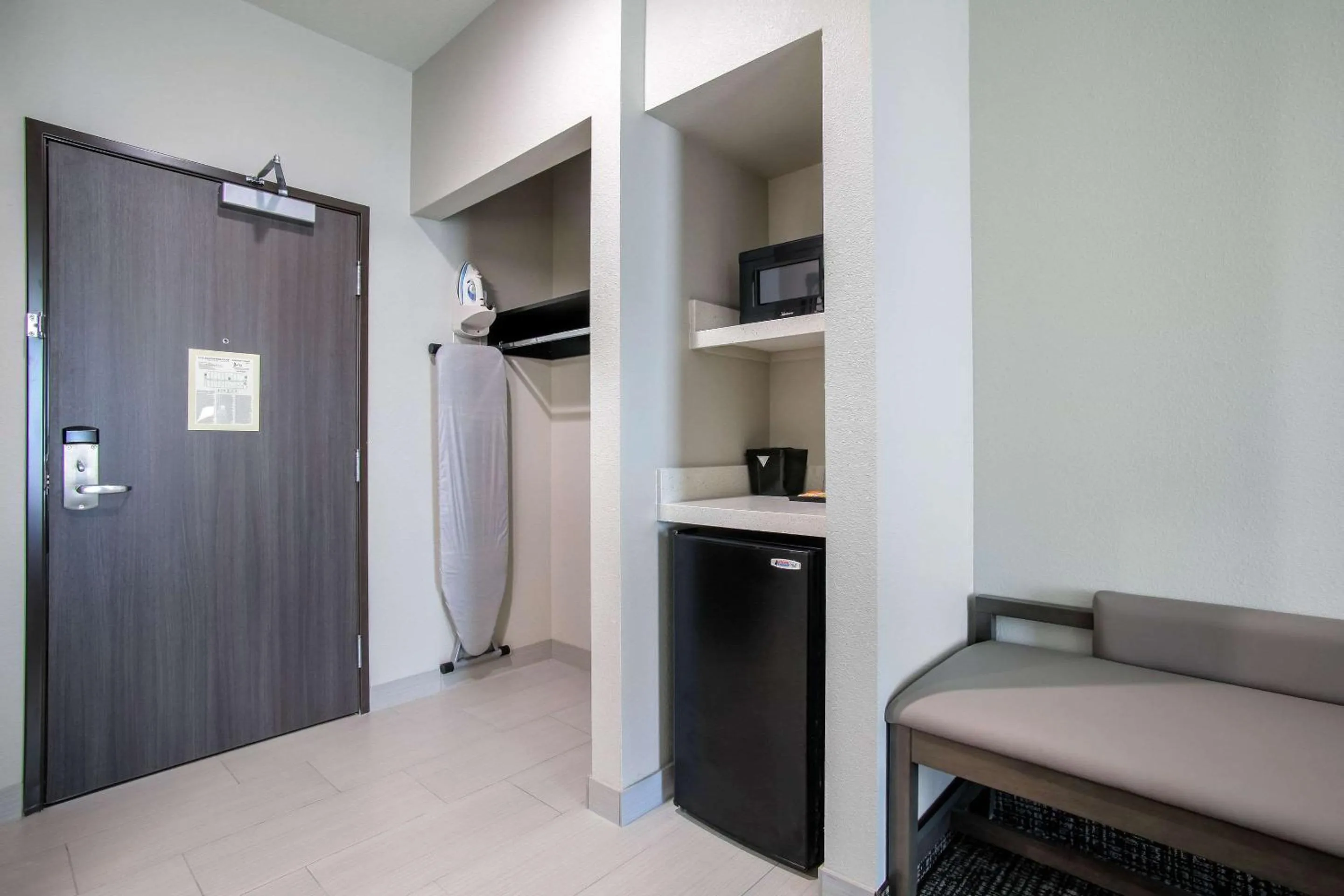 Photo of the whole room in Holiday Inn Express & Suites Tulsa East - Catoosa by IHG