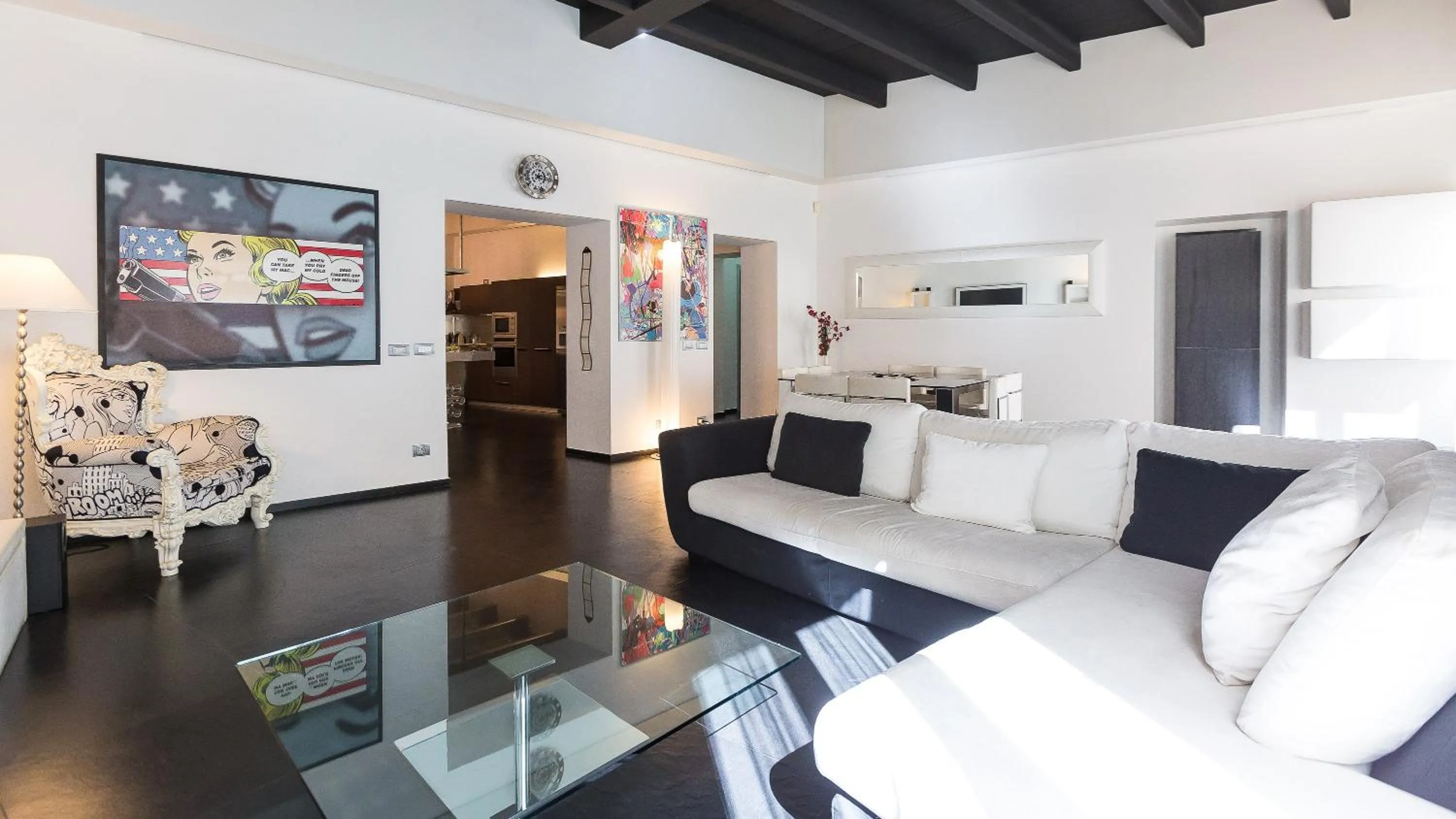 Living room in Rental in Rome Cosmopolitan hi-tech