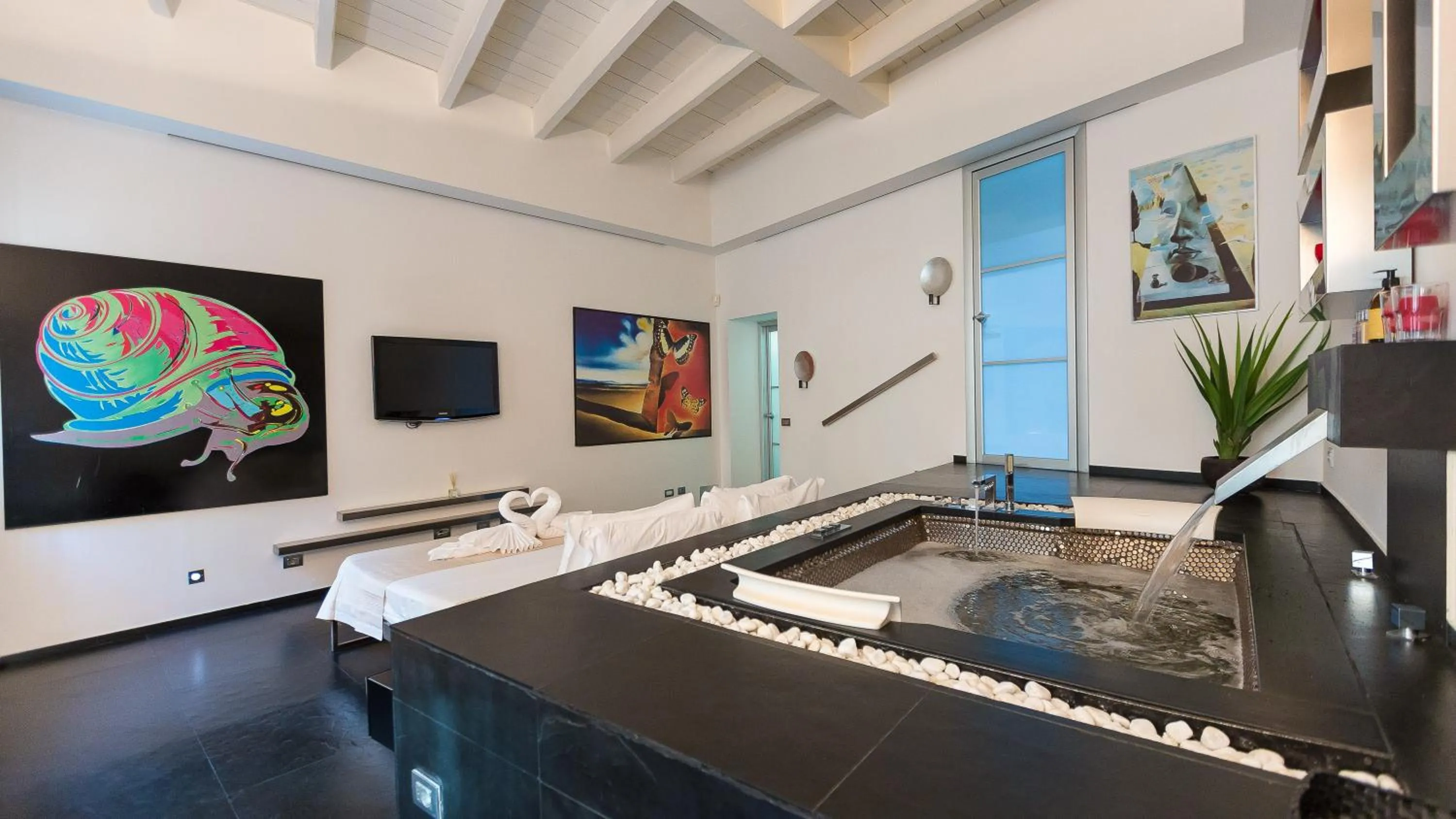 Hot Tub in Rental in Rome Cosmopolitan hi-tech