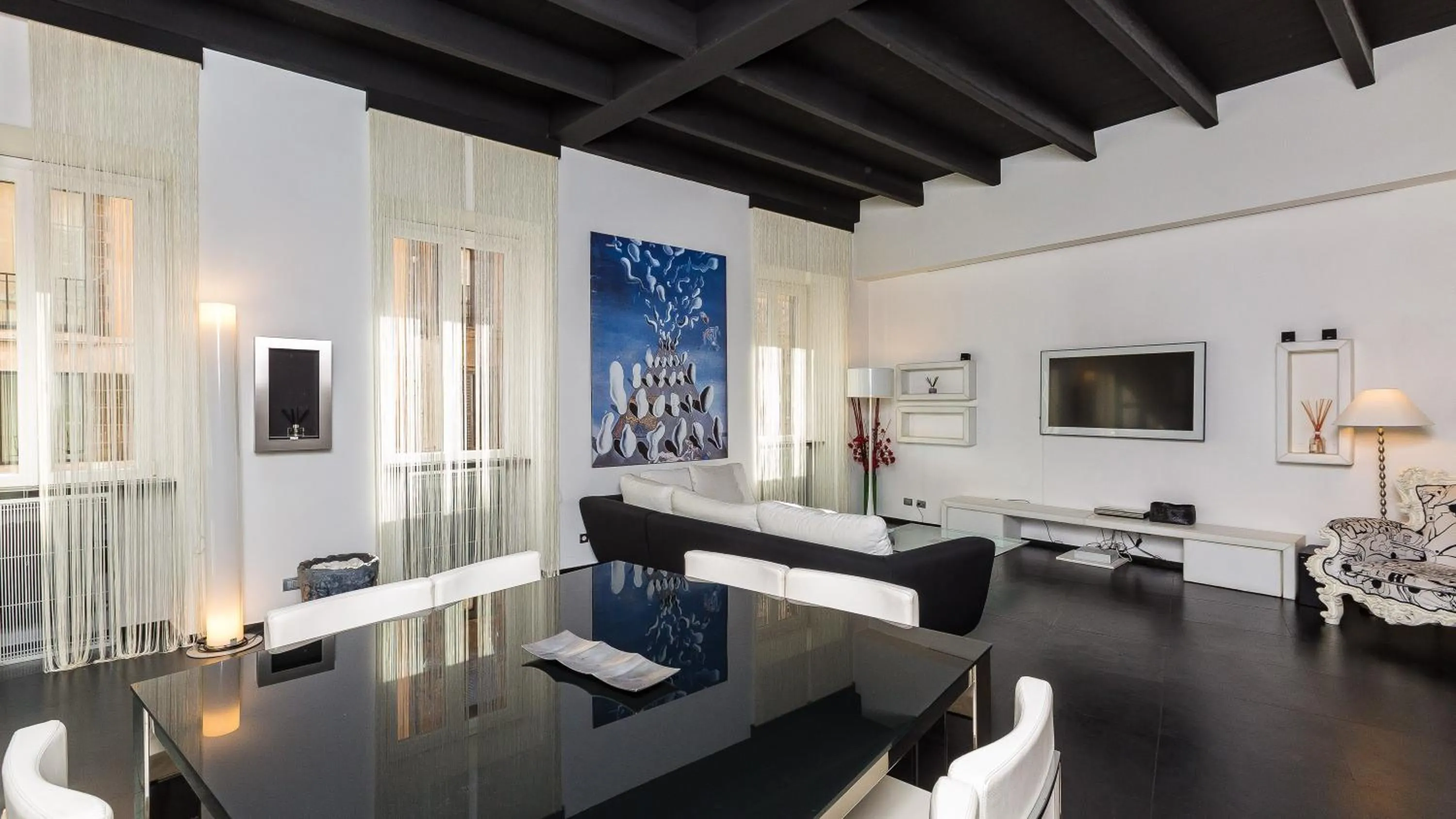 Living room in Rental in Rome Cosmopolitan hi-tech