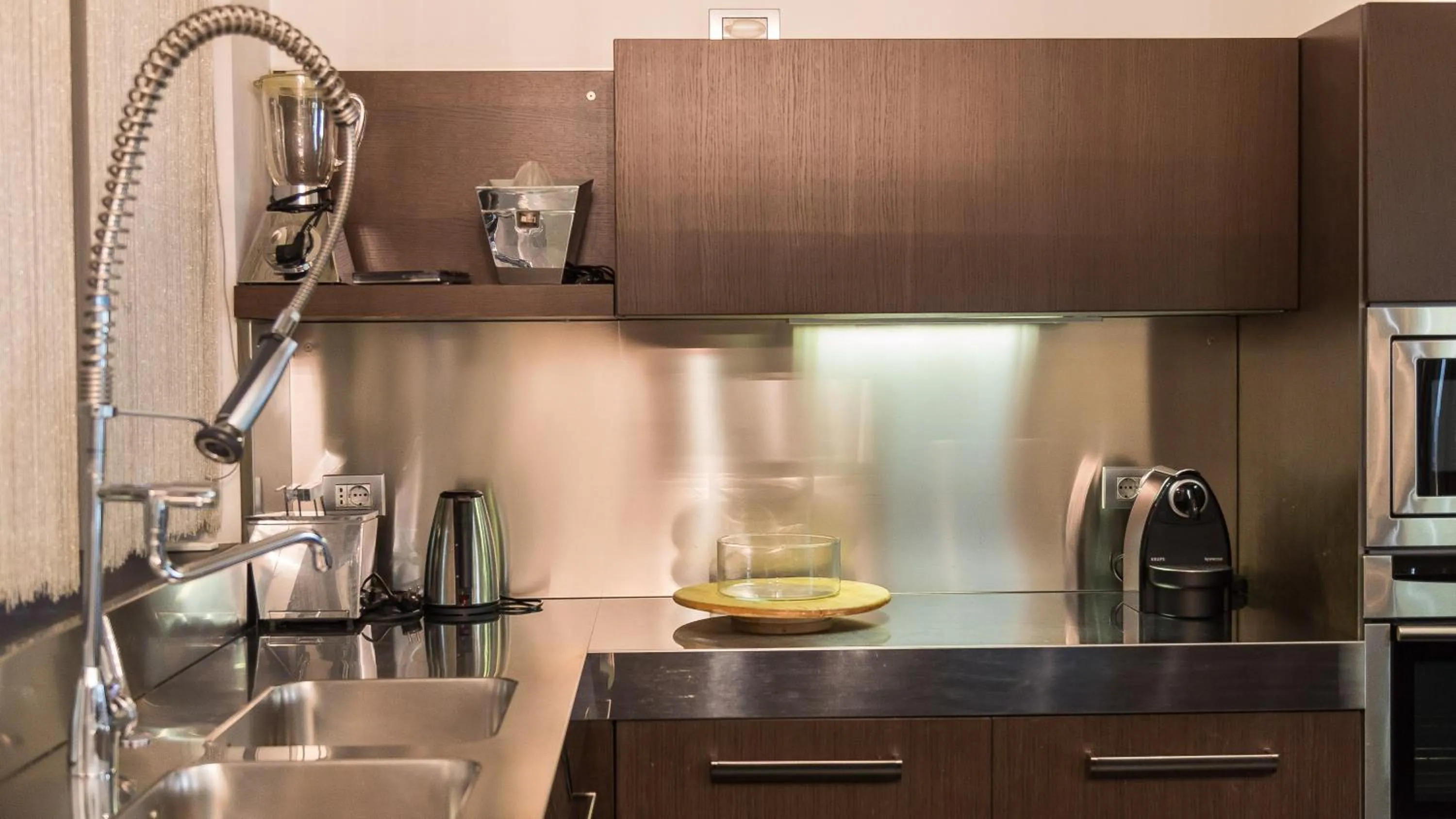 Kitchen or kitchenette in Rental in Rome Cosmopolitan hi-tech