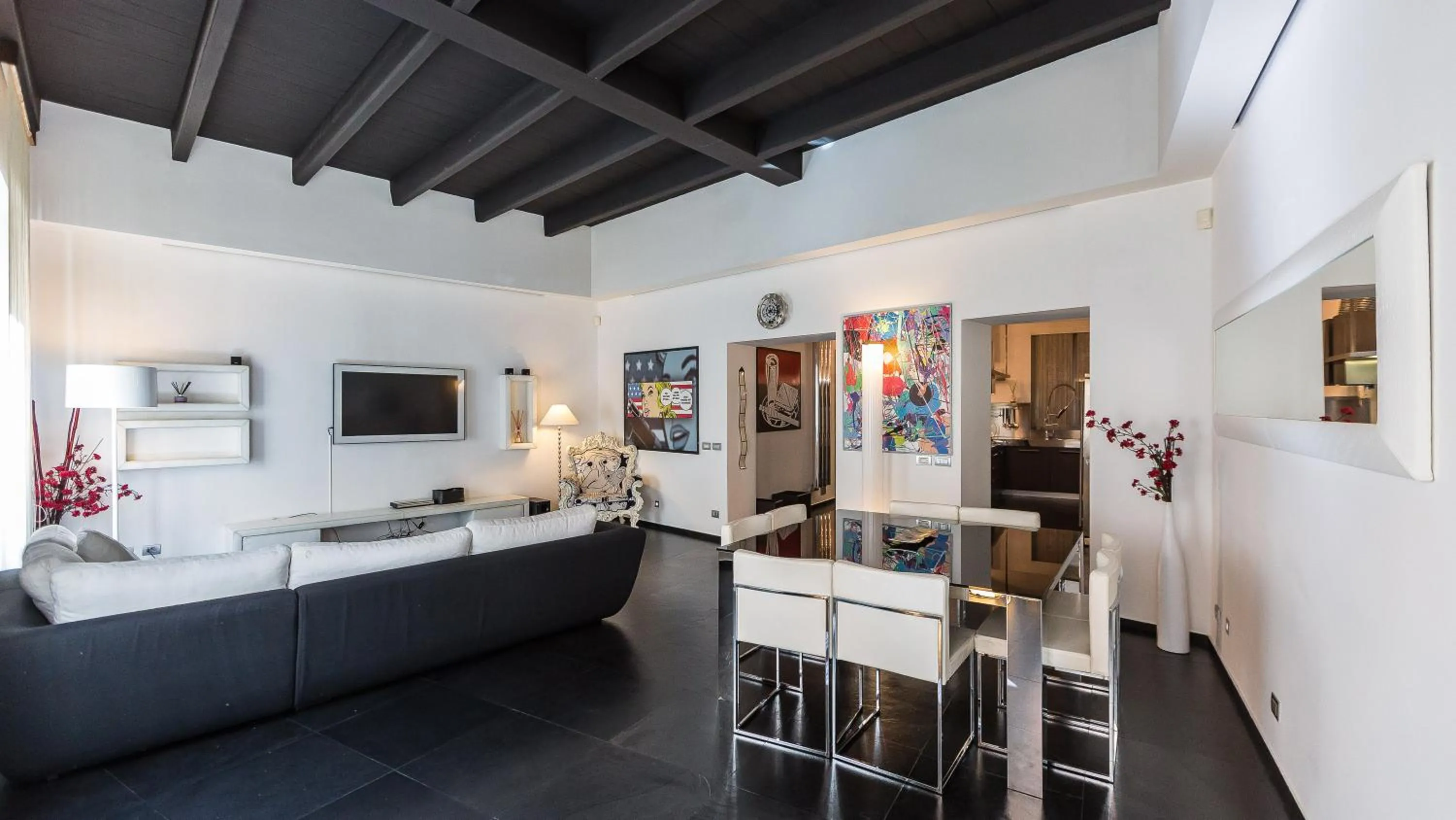 Living room, Bed in Rental in Rome Cosmopolitan hi-tech