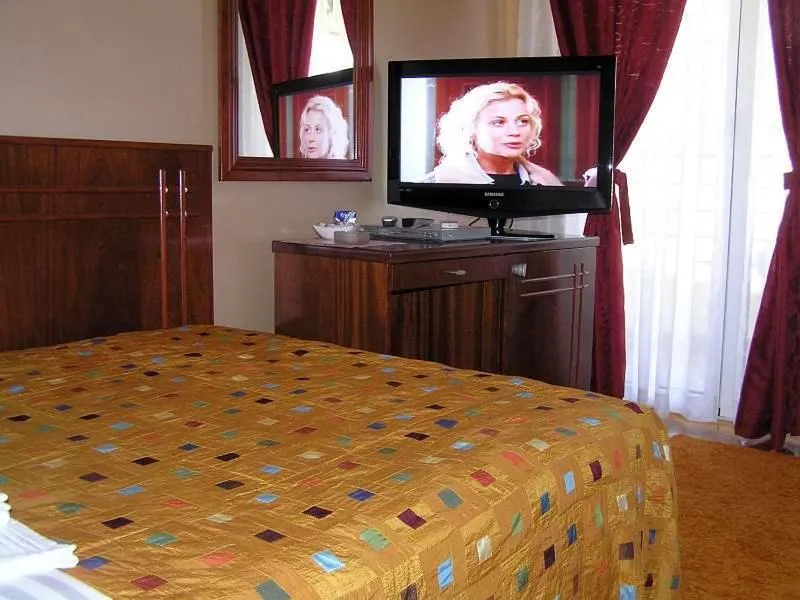 TV and multimedia in Hotel Royal