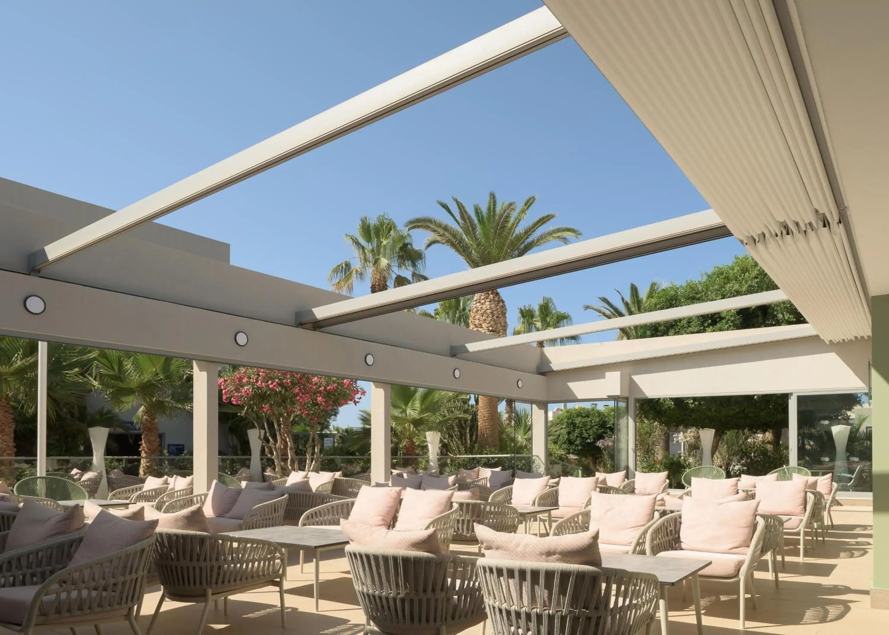 Restaurant/places to eat in Lyttos Beach Restaurant/places to eat in Lyttos Beach