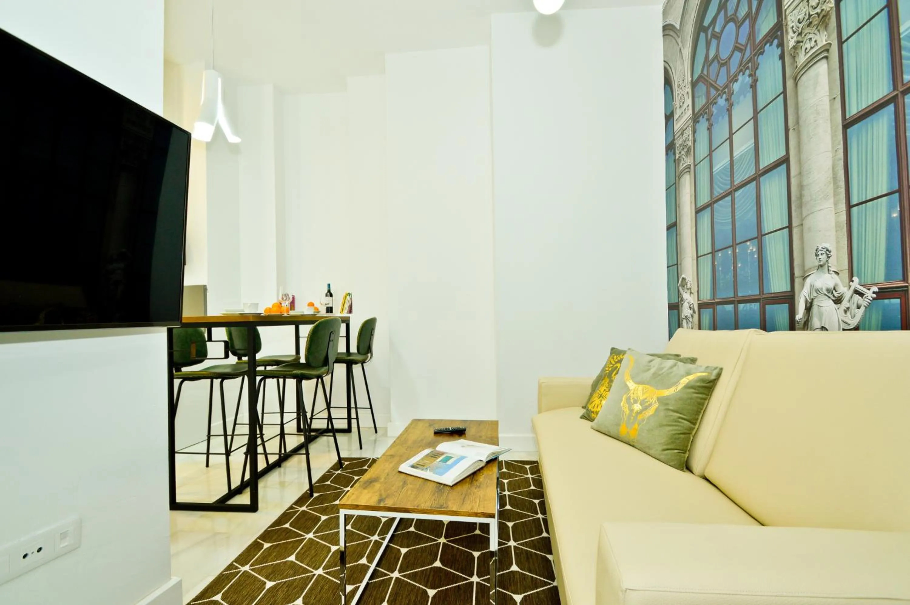 Communal lounge/ TV room in NineSuites