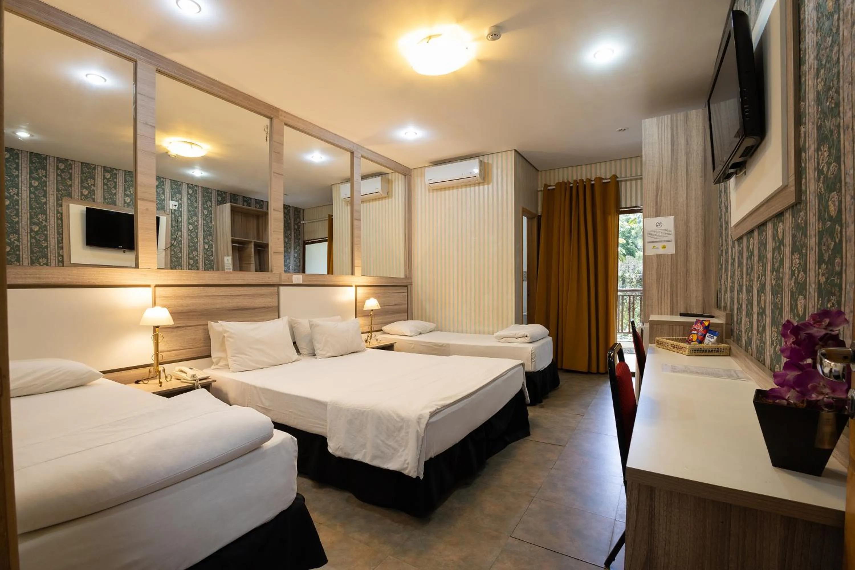 Photo of the whole room, Bed in Hotel Green Hill