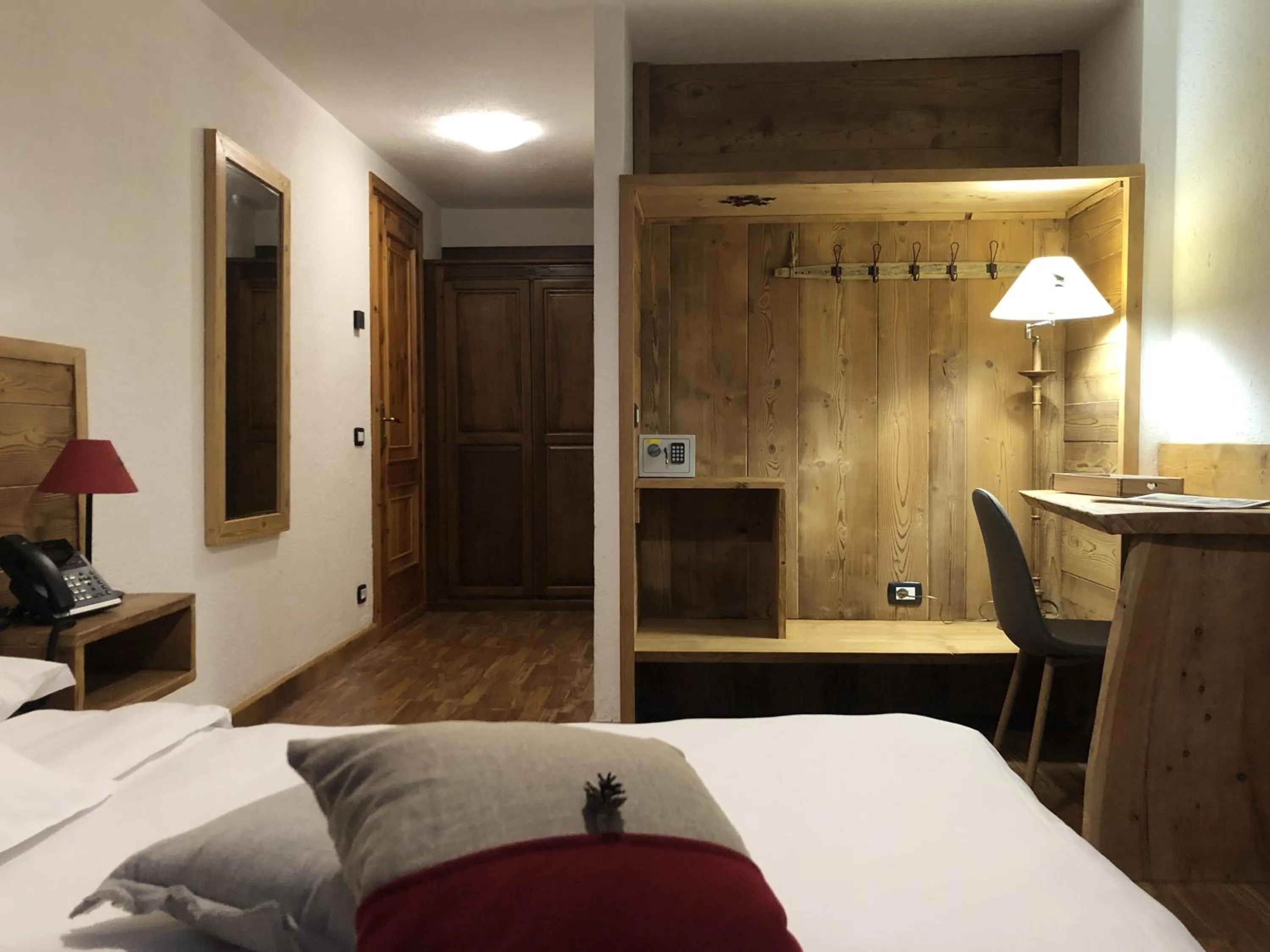 Bed in Hotel Coeur Du Village