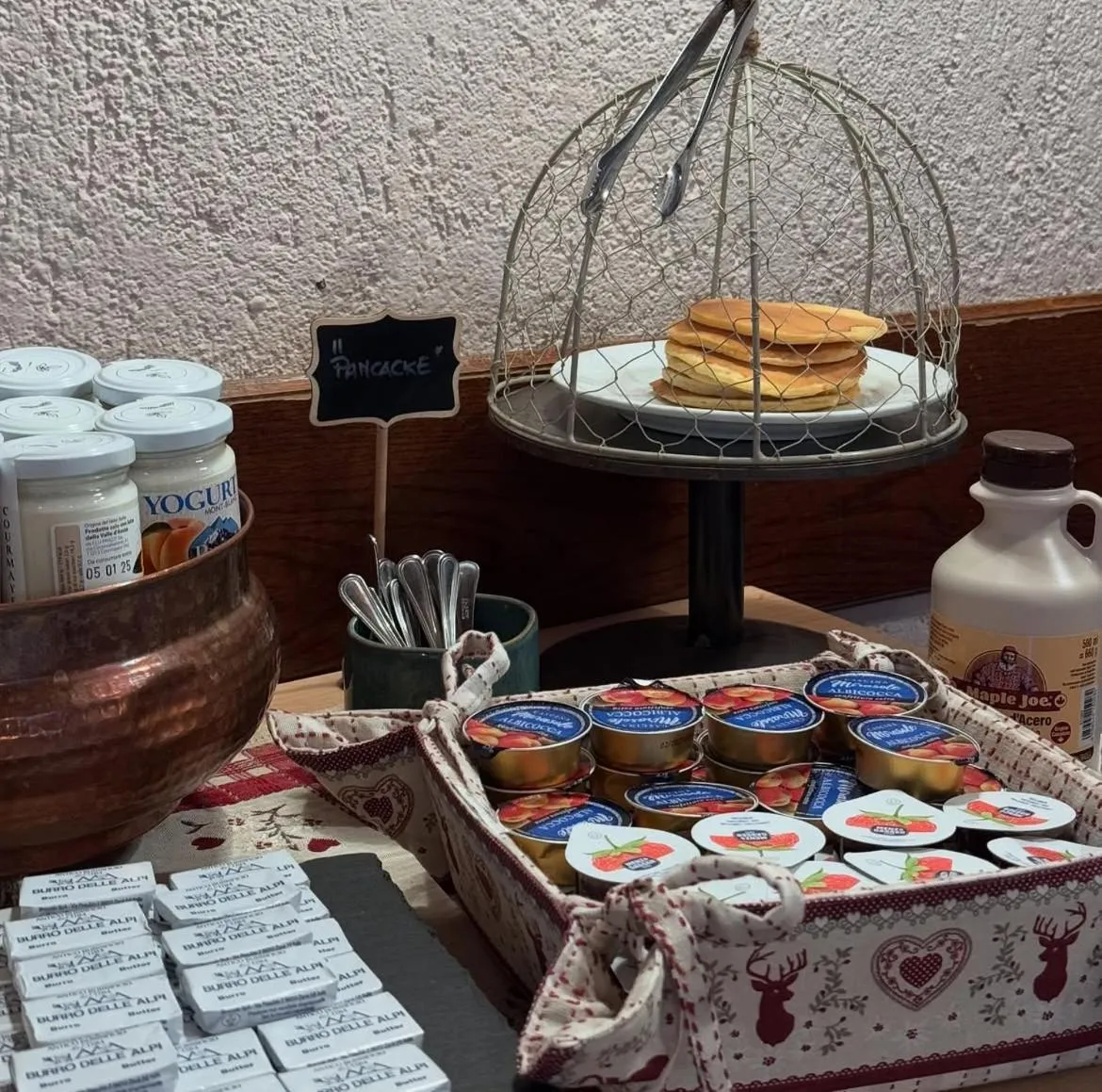 Breakfast in Hotel Coeur Du Village