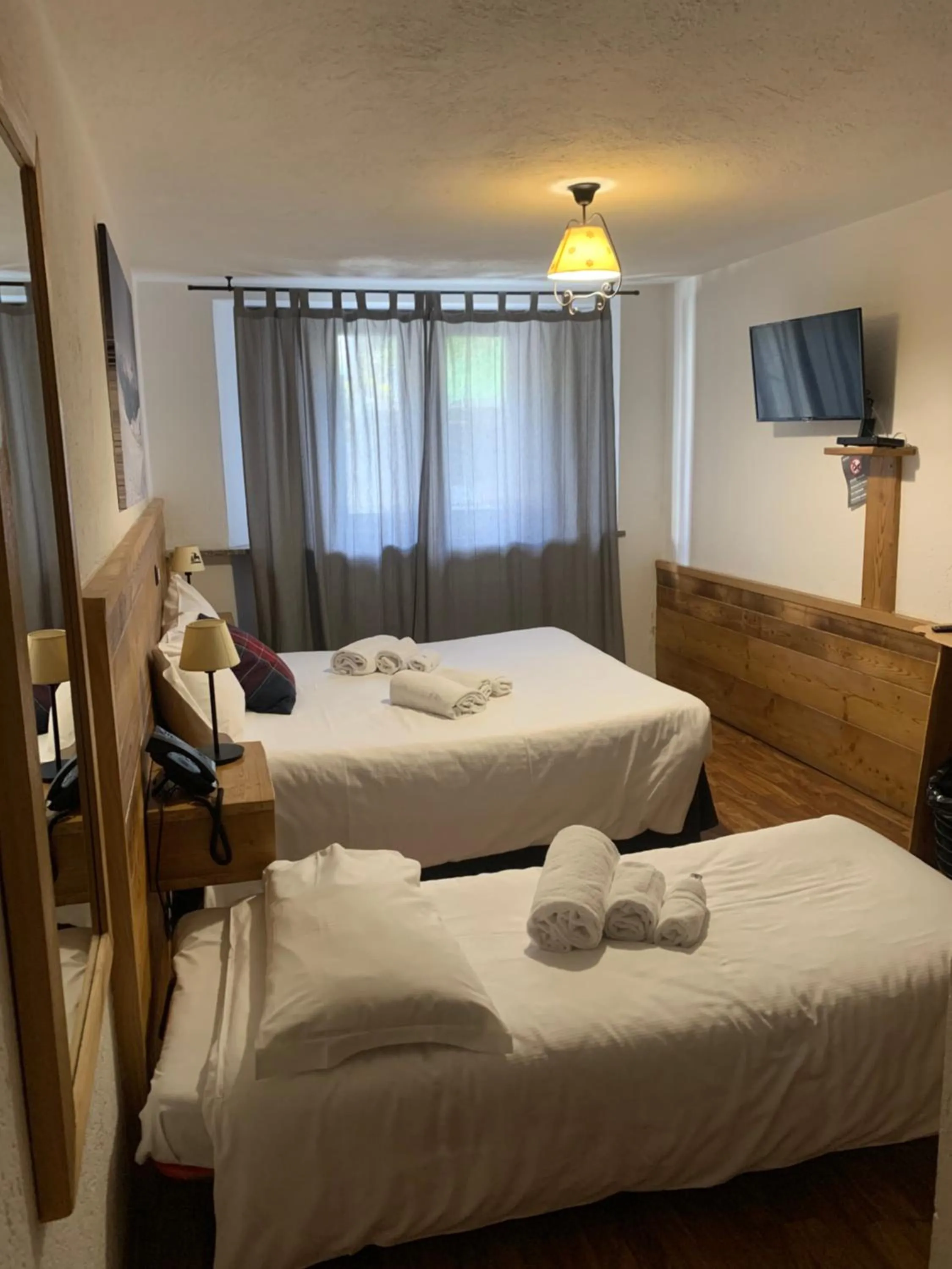 Bedroom, Bed in Hotel Coeur Du Village