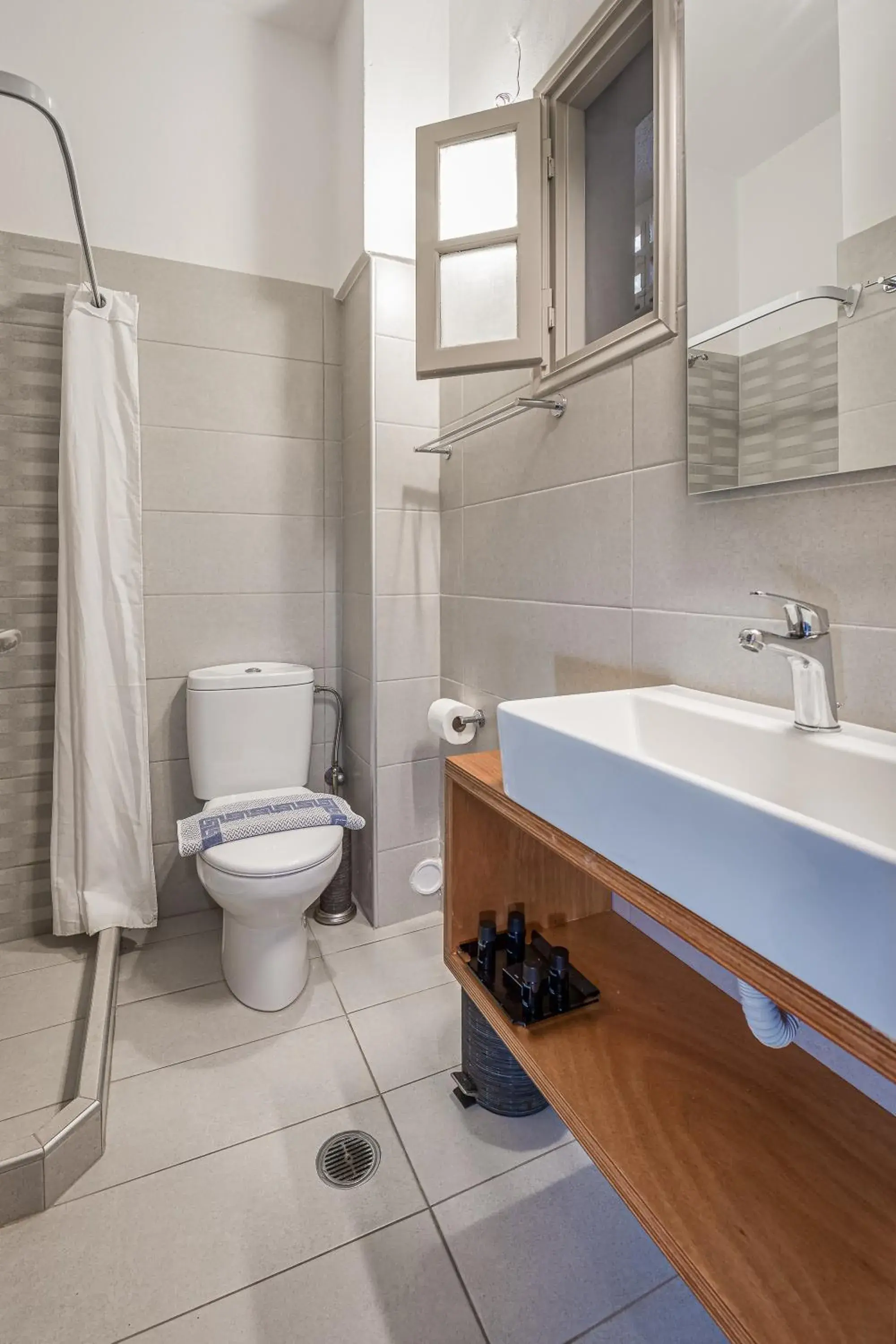 Standard Twin Room - single occupancy in Erato Hotel Standard Twin Room - single occupancy in Erato Hotel