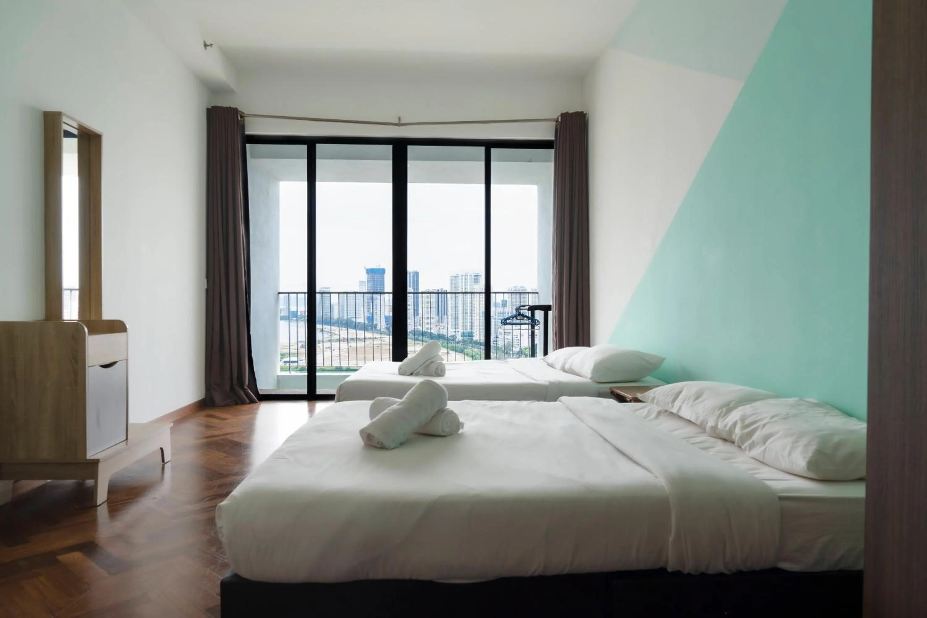 Balcony/Terrace, Bed in The Landmark by Katana