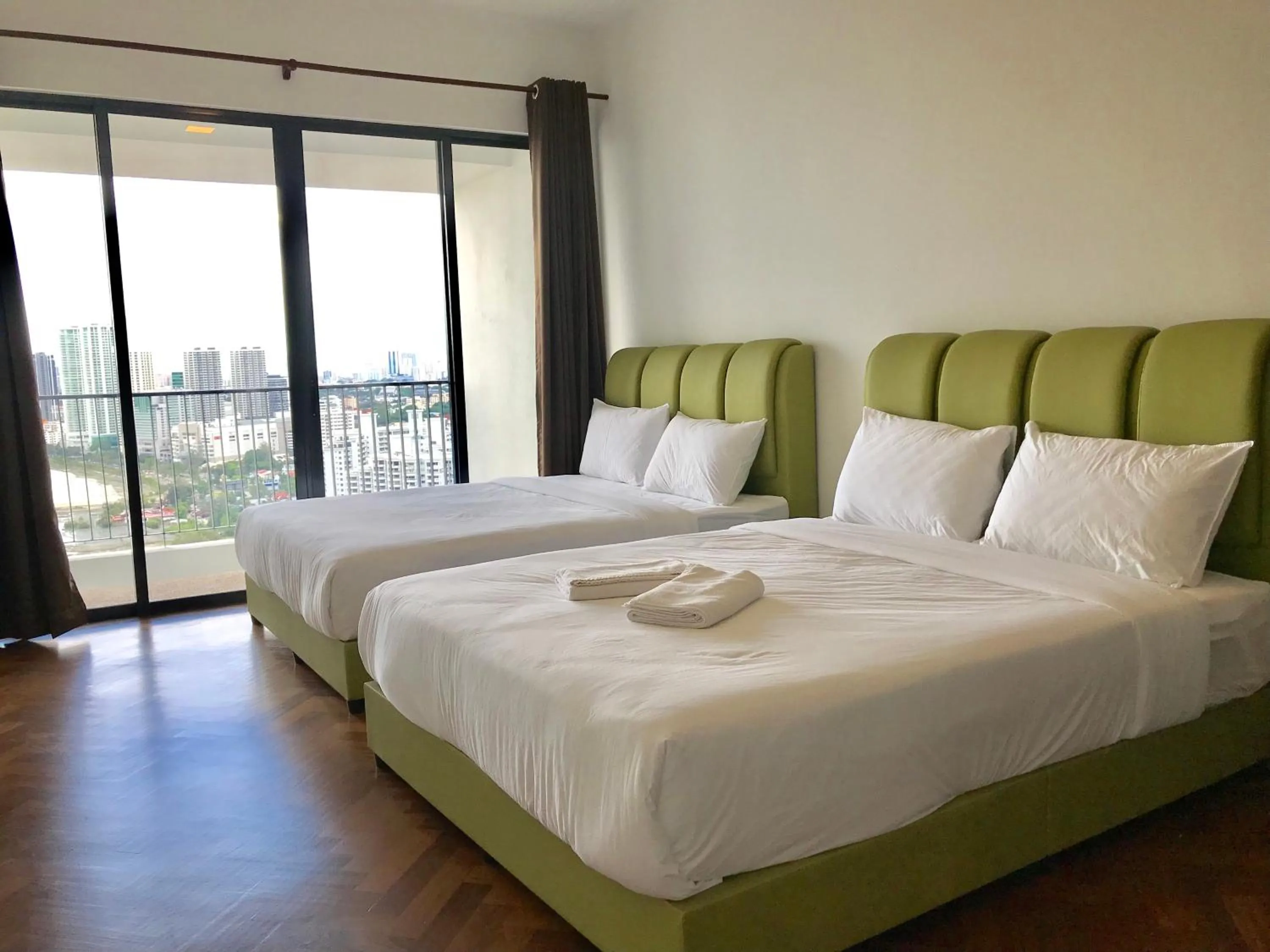 Balcony/Terrace, Bed in The Landmark by Katana