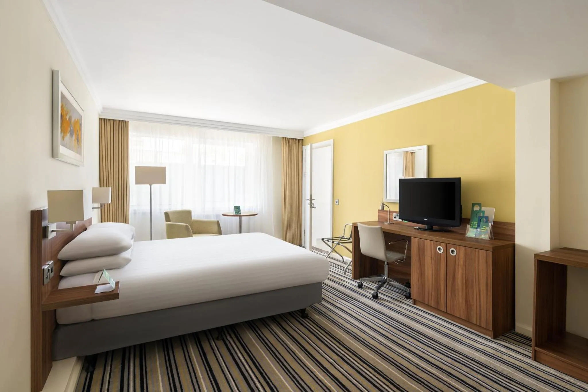 Photo of the whole room, Bed in Holiday Inn Norwich, Ipswich Road by IHG