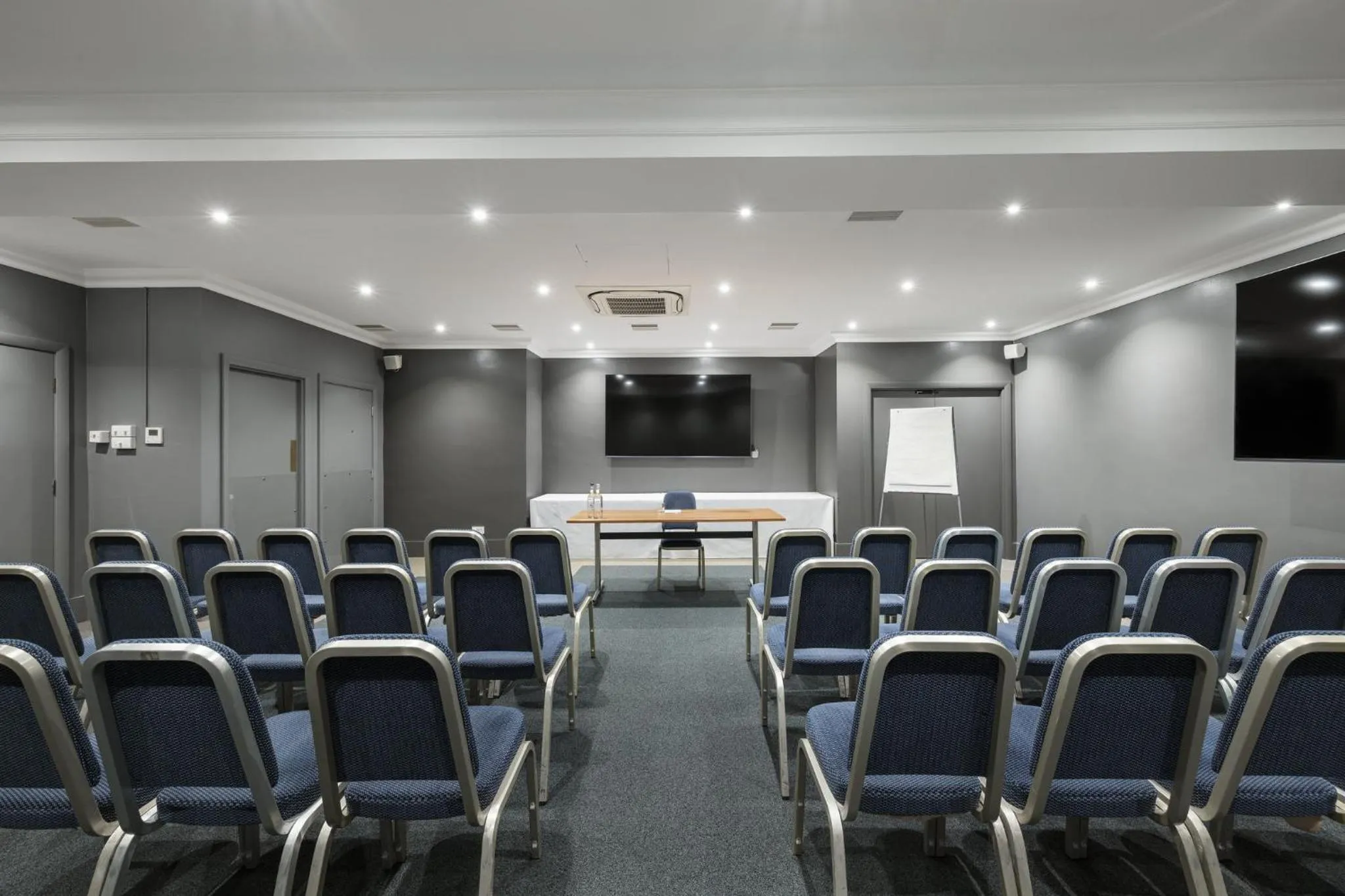 Meeting/conference room in Holiday Inn Norwich, Ipswich Road by IHG