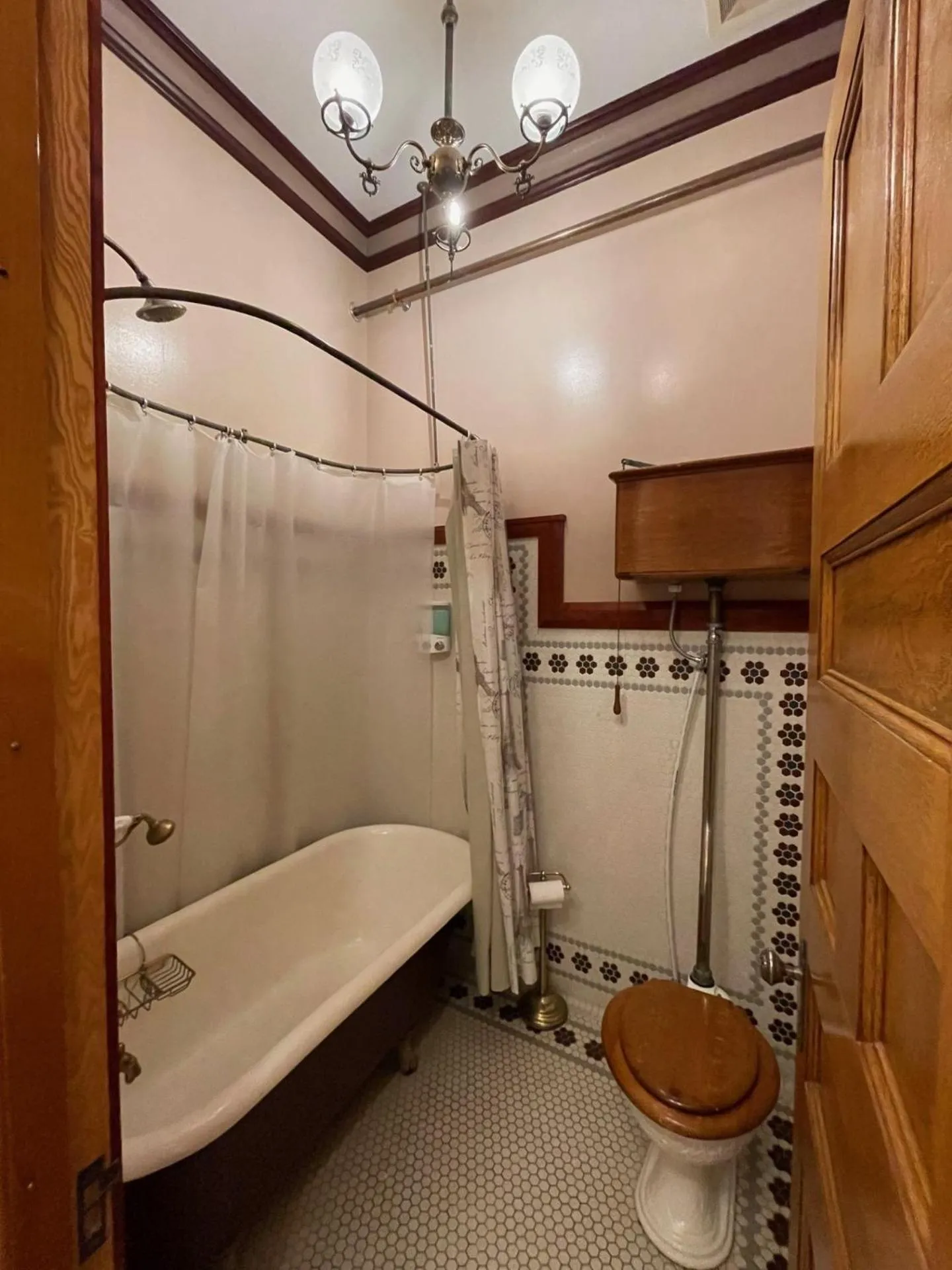 Superior Queen Room in Henderson Castle Inn