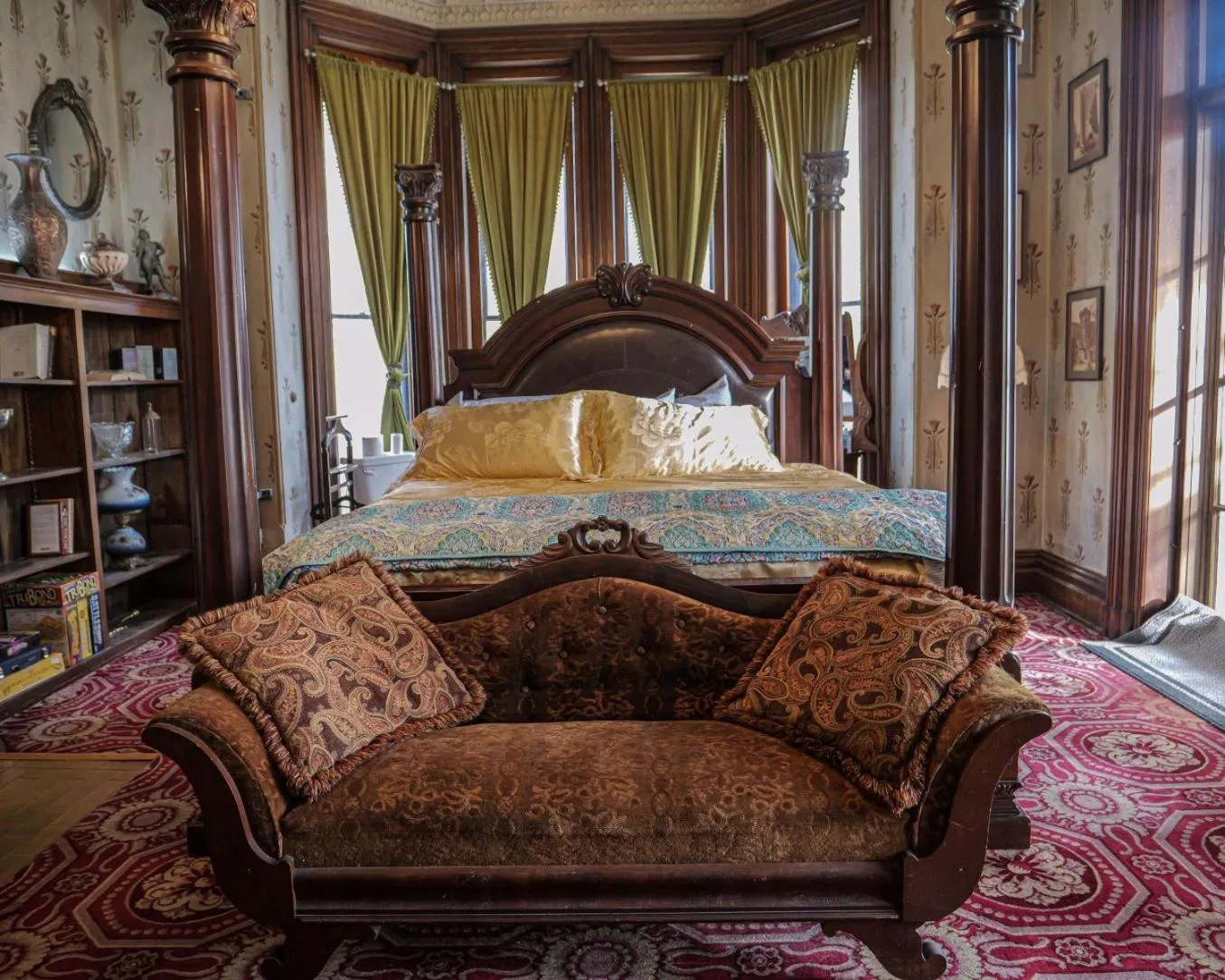 Deluxe Double Room with Bath in Henderson Castle Inn