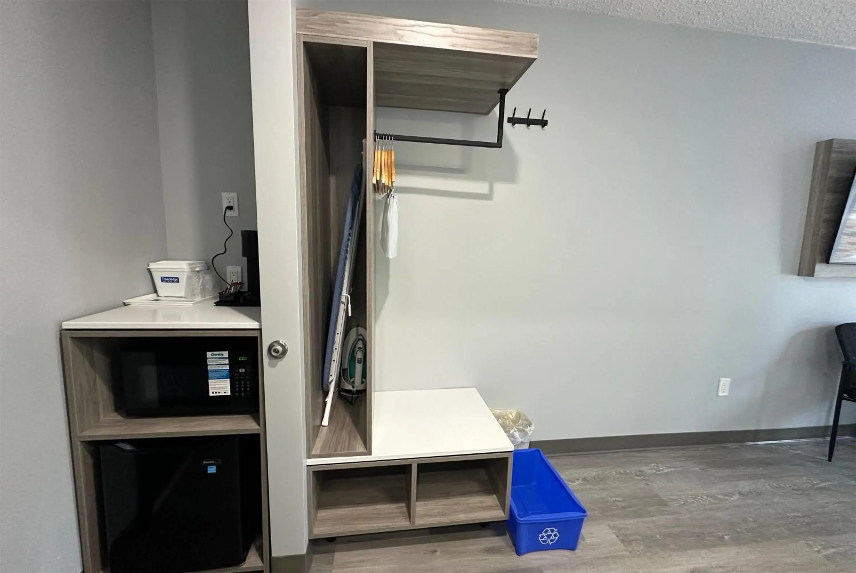 King Room - Non-Smoking in Travelodge by Wyndham Bracebridge King Room - Non-Smoking in Travelodge by Wyndham Bracebridge