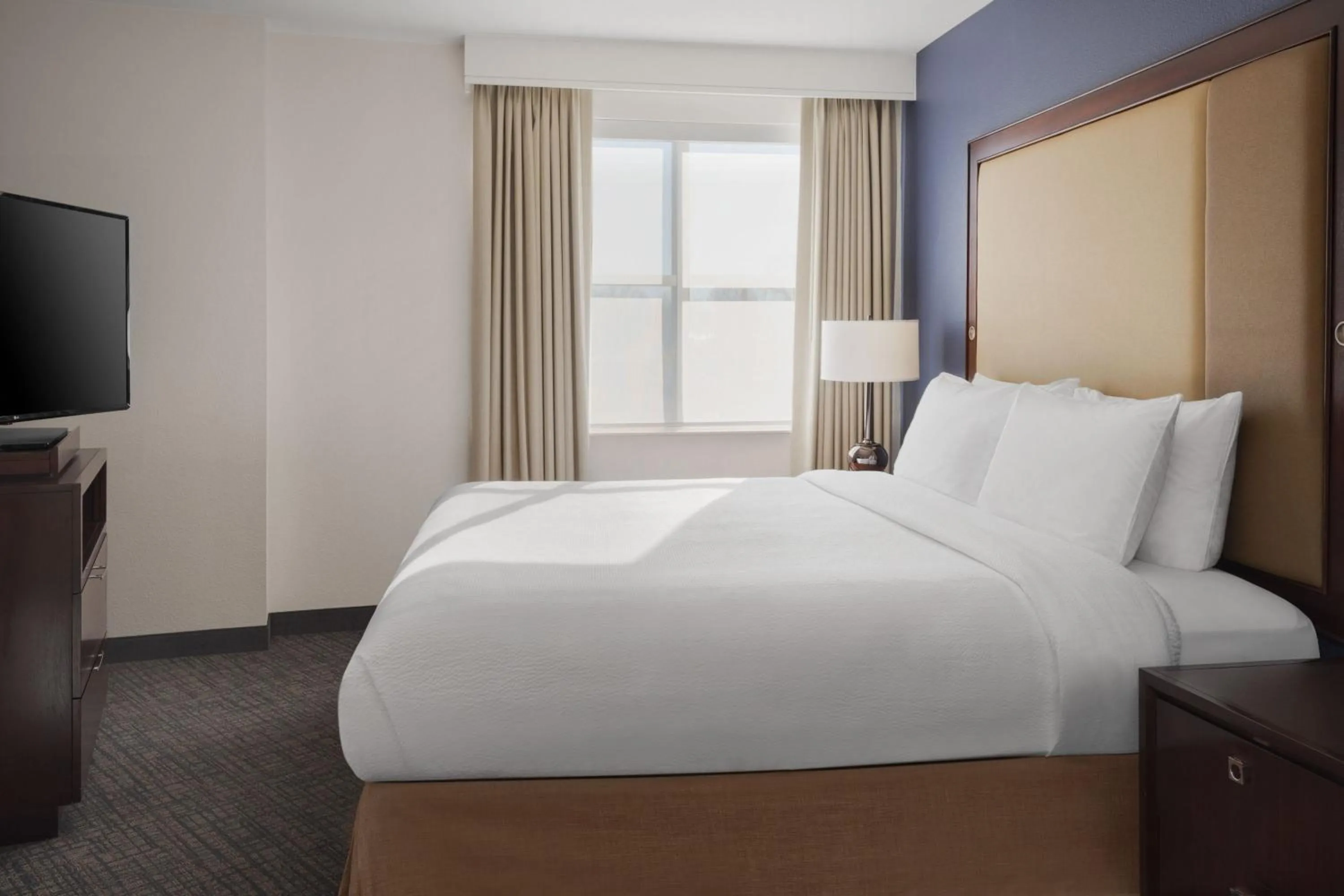 Bedroom, Bed in Residence Inn by Marriott Fairfax City