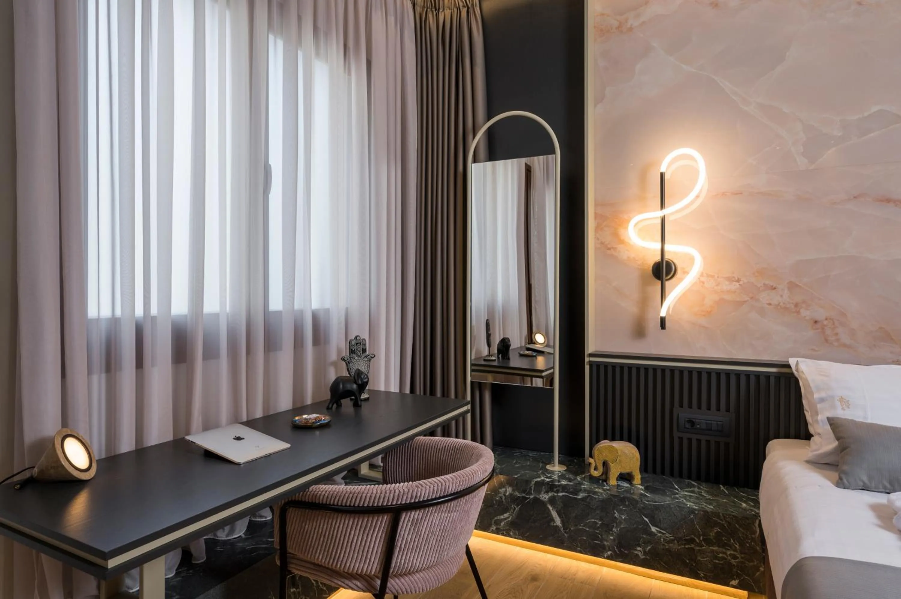 Photo of the whole room, Bed in Agave Suites