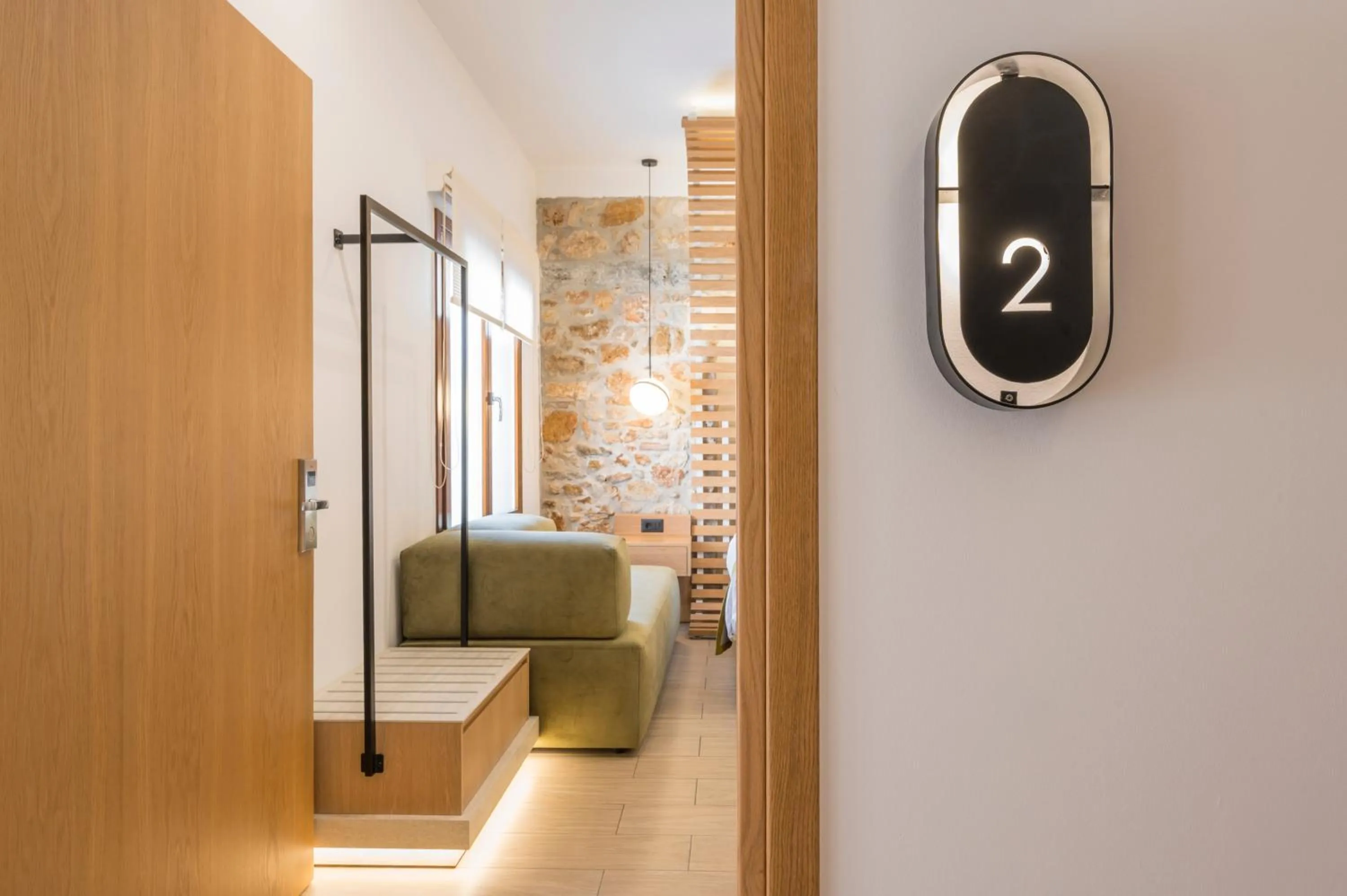 Logo/Certificate/Sign in Agave Suites