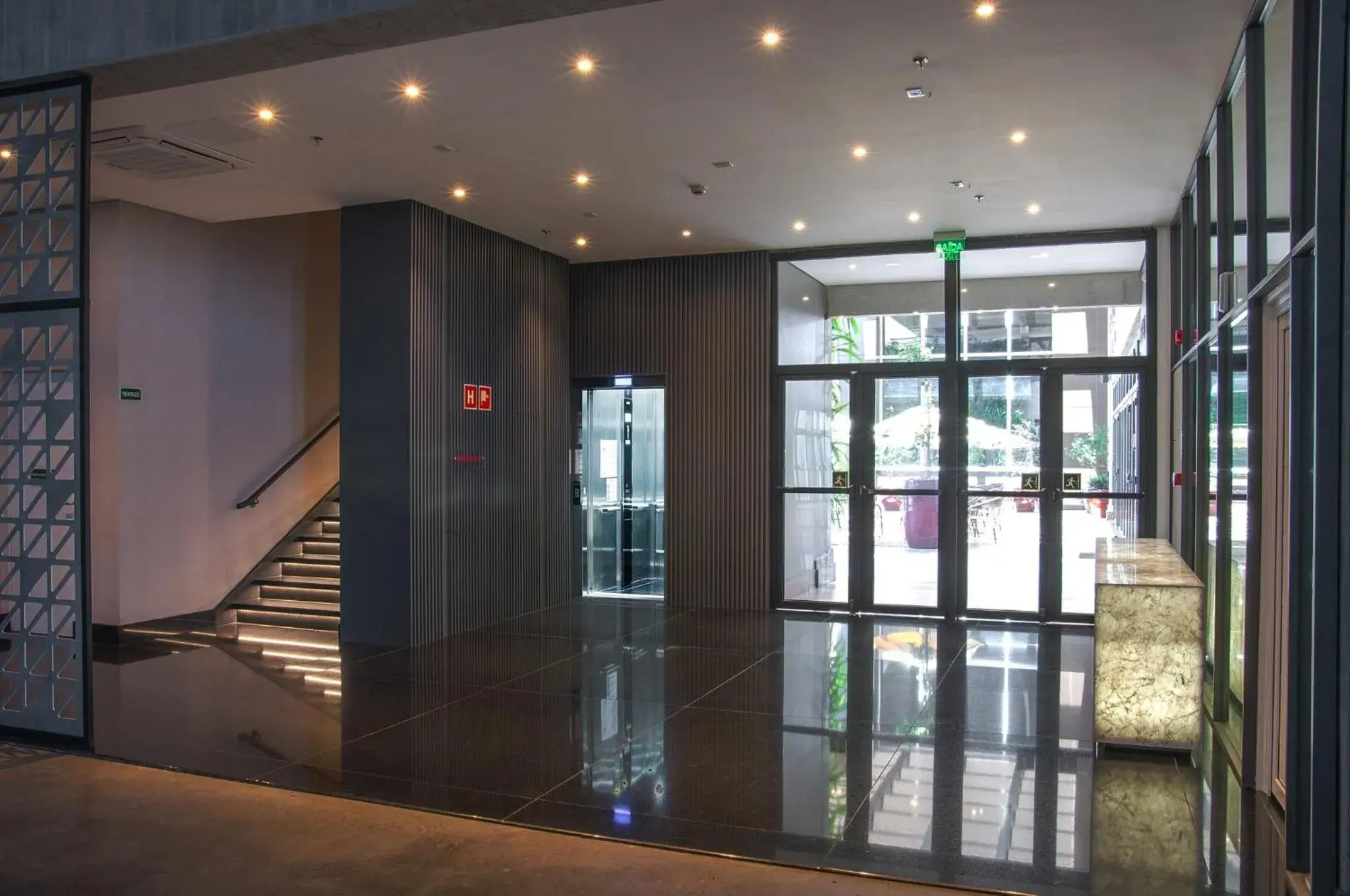 Restaurant/places to eat in Holiday Inn Express - Farroupilha, um Hotel IHG Restaurant/places to eat in Holiday Inn Express - Farroupilha, um Hotel IHG