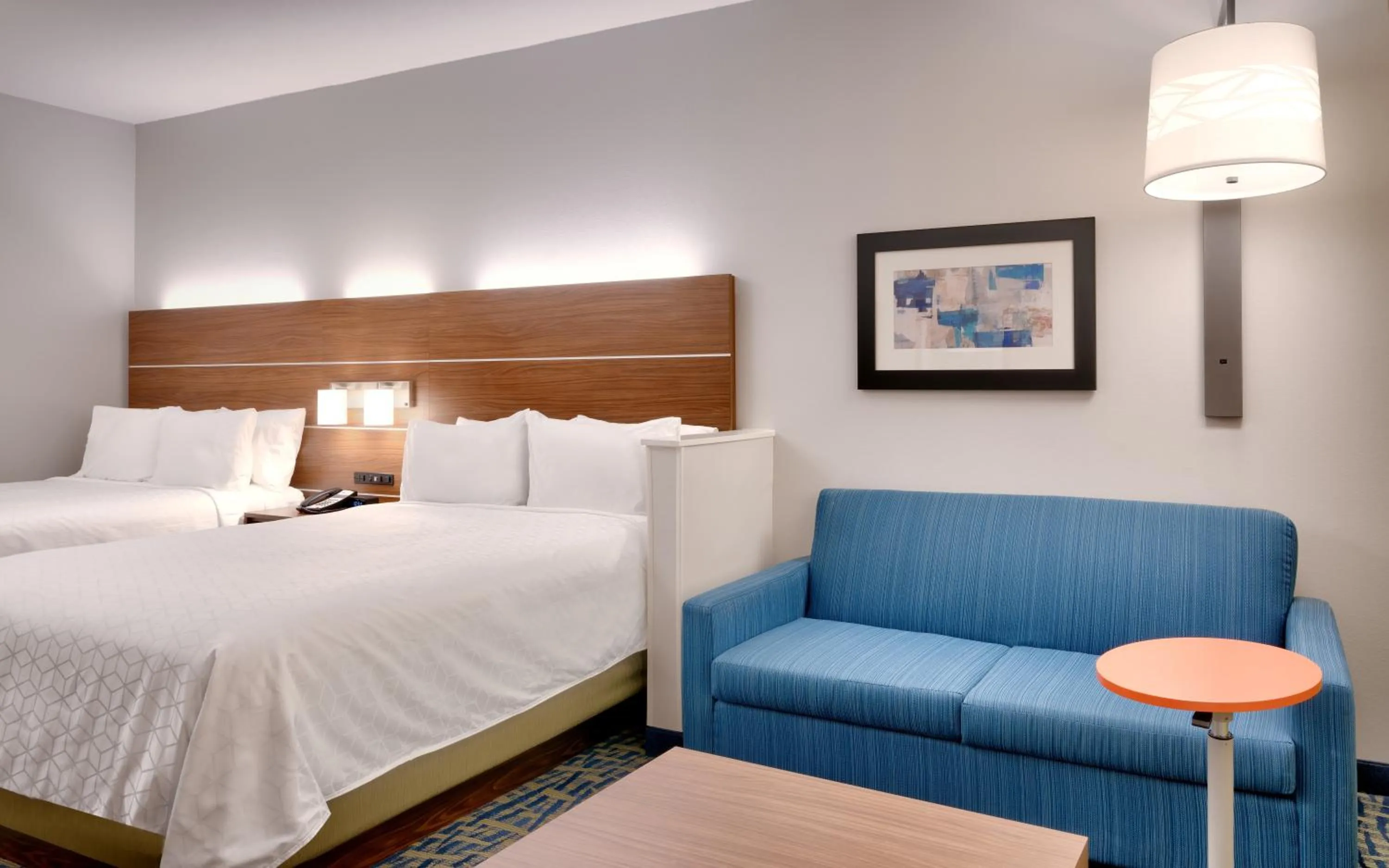 Photo of the whole room, Bed in Holiday Inn Express & Suites - Gainesville I-75 by IHG
