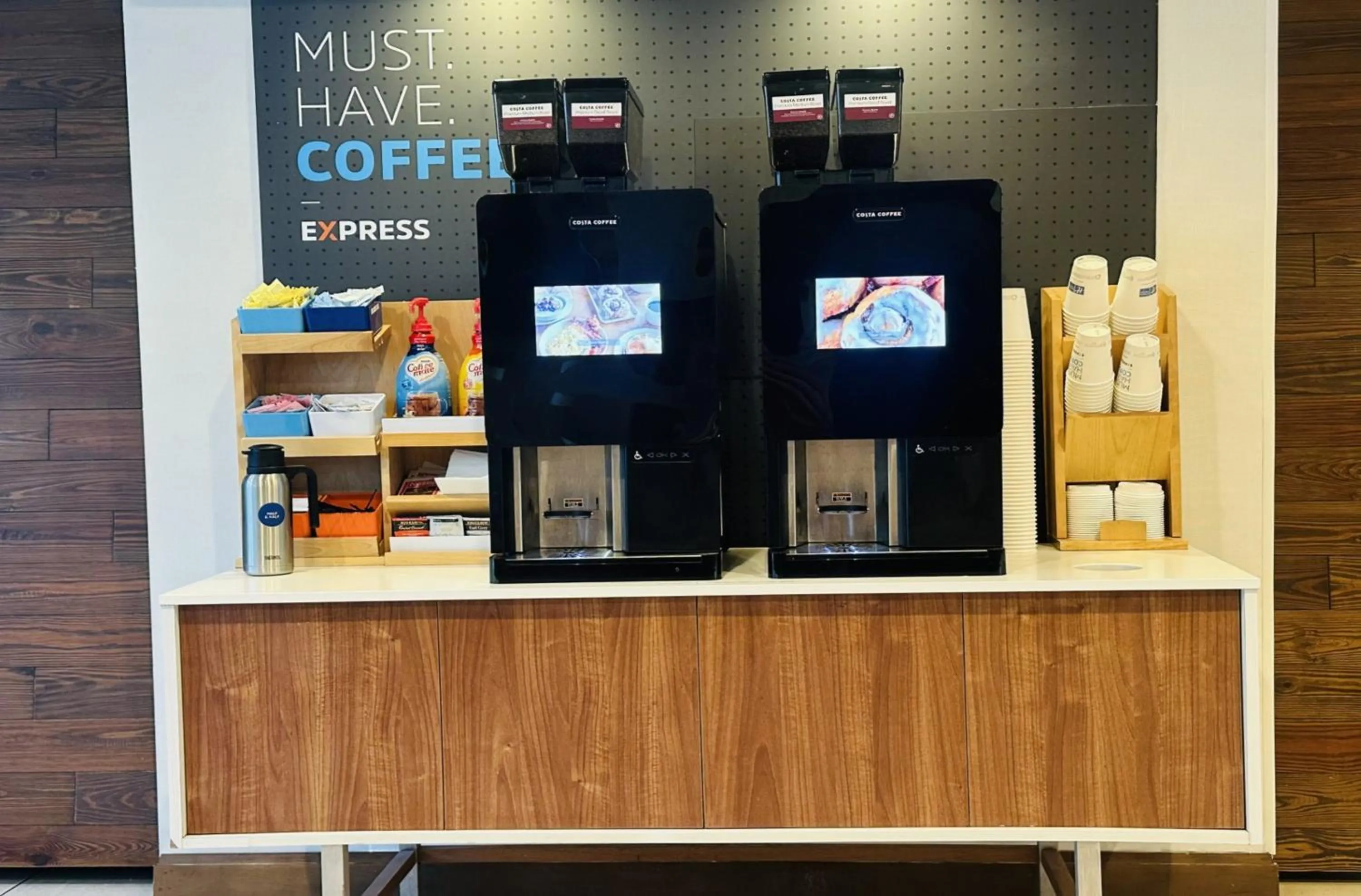 Photo of the whole room in Holiday Inn Express & Suites - Gainesville I-75 by IHG