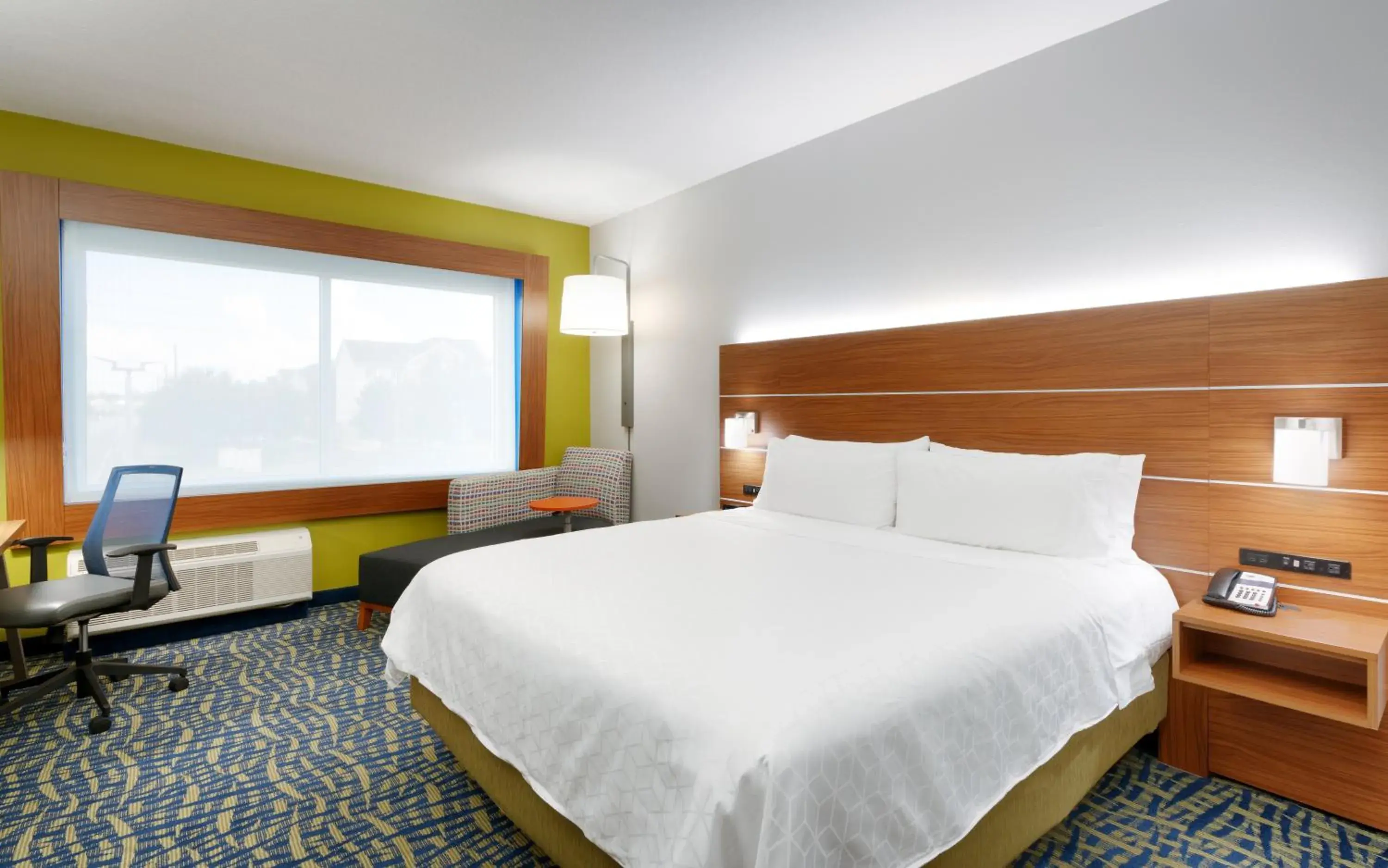 King Room - Hearing Accessible - Non-Smoking in Holiday Inn Express & Suites - Gainesville I-75 by IHG King Room - Hearing Accessible - Non-Smoking in Holiday Inn Express & Suites - Gainesville I-75 by IHG