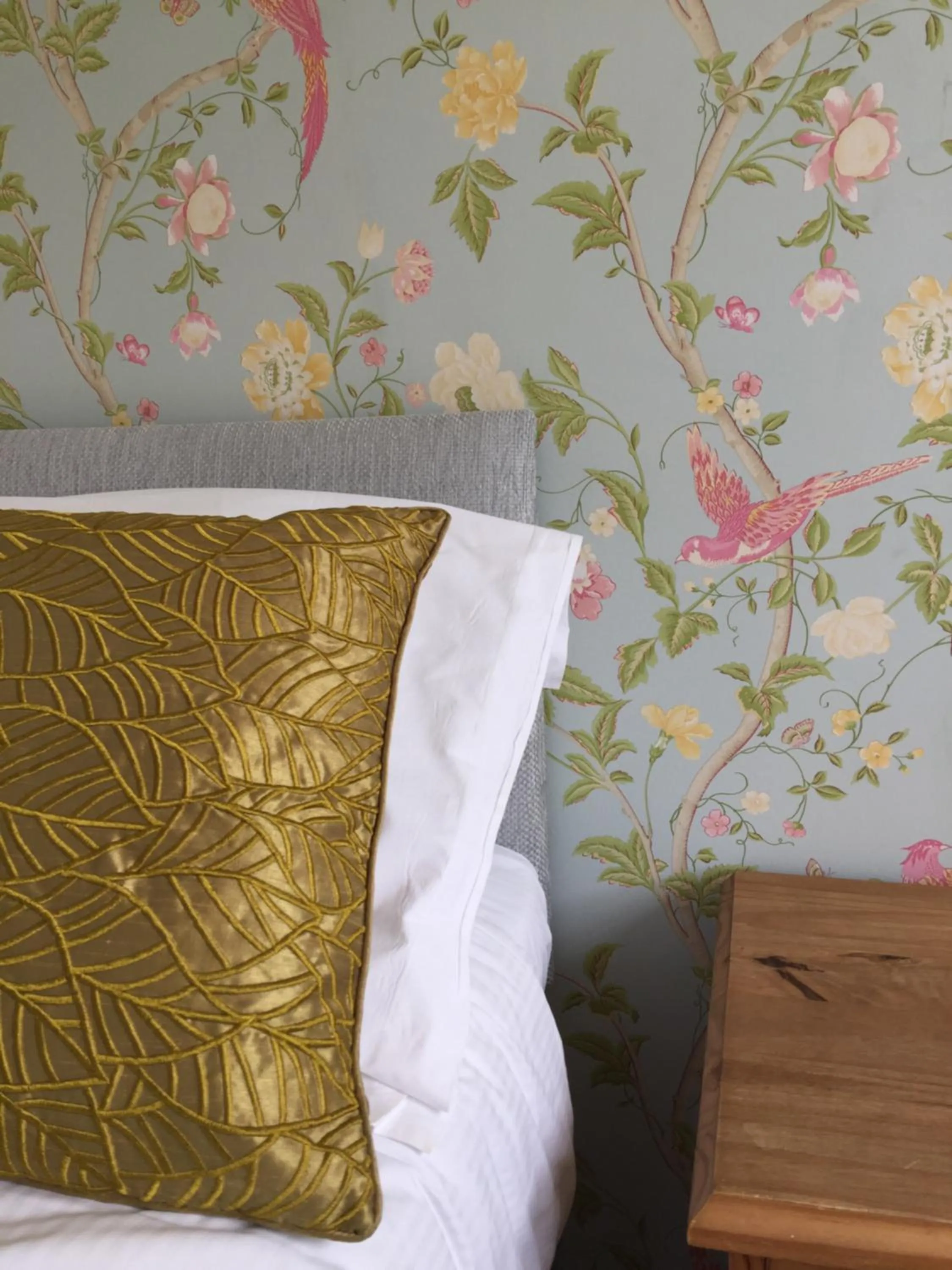 Bed in Black Swan Inn